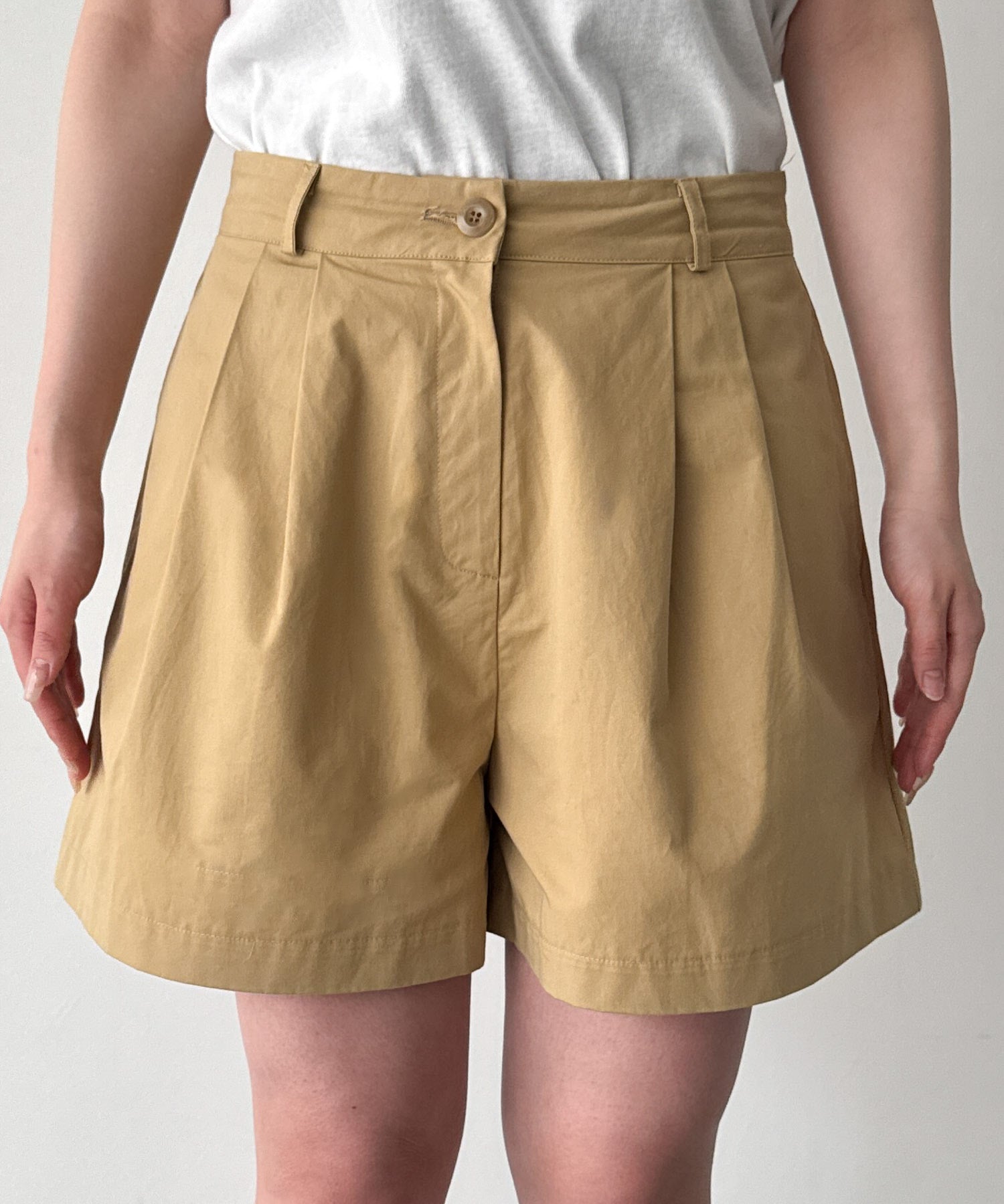 ダブルタックショートパンツ