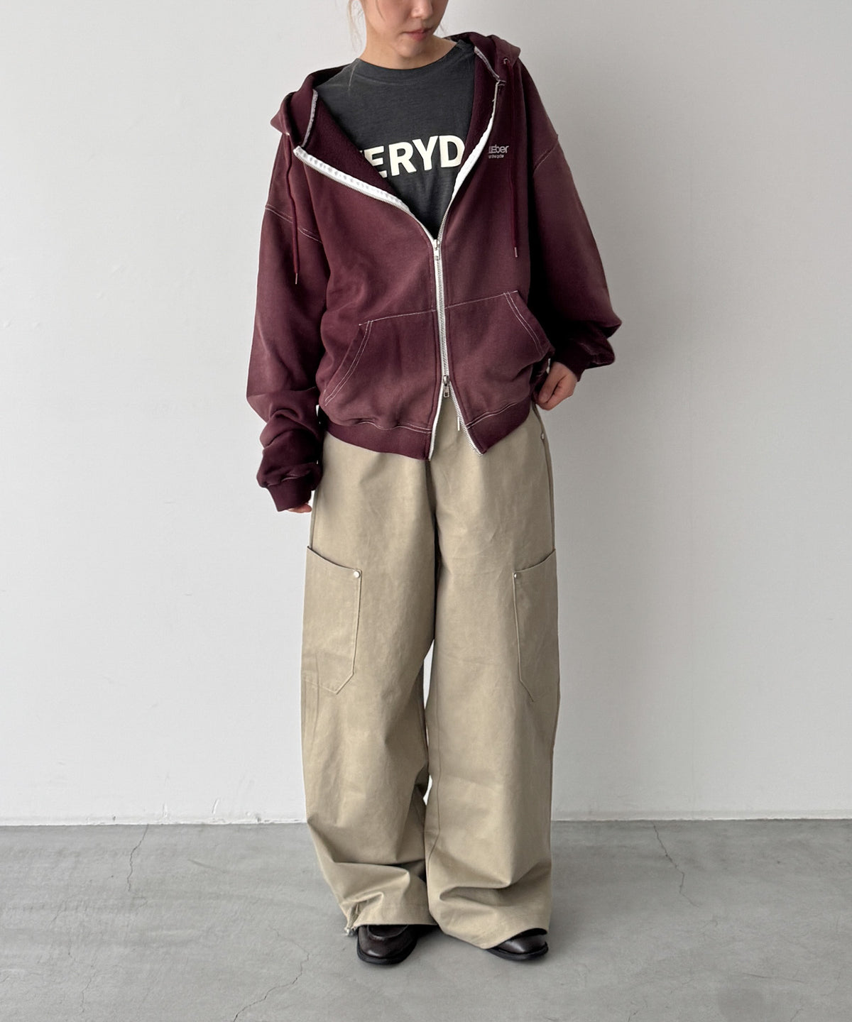 "EVERYDAY"Tシャツ