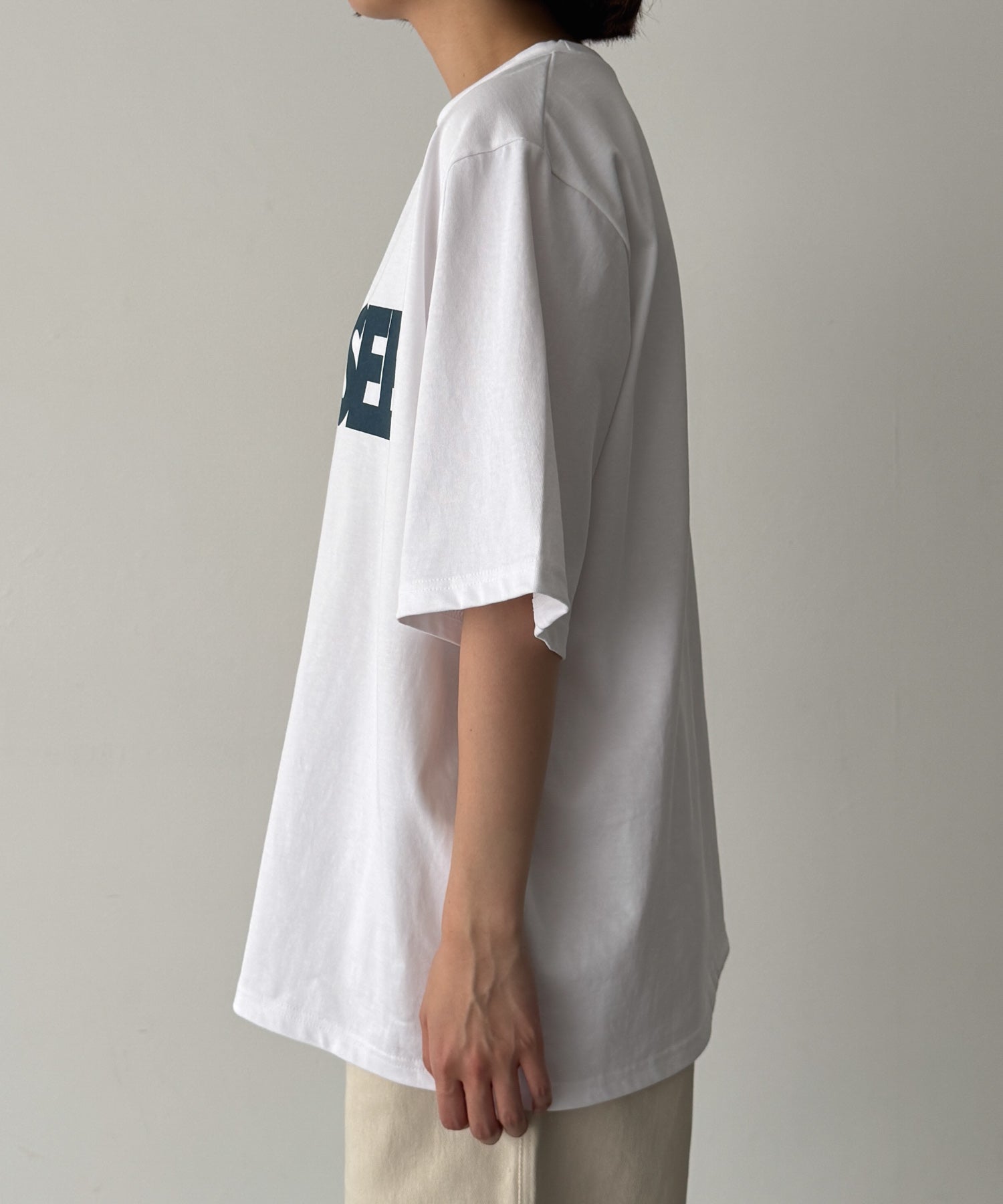 "SEE"Tシャツ