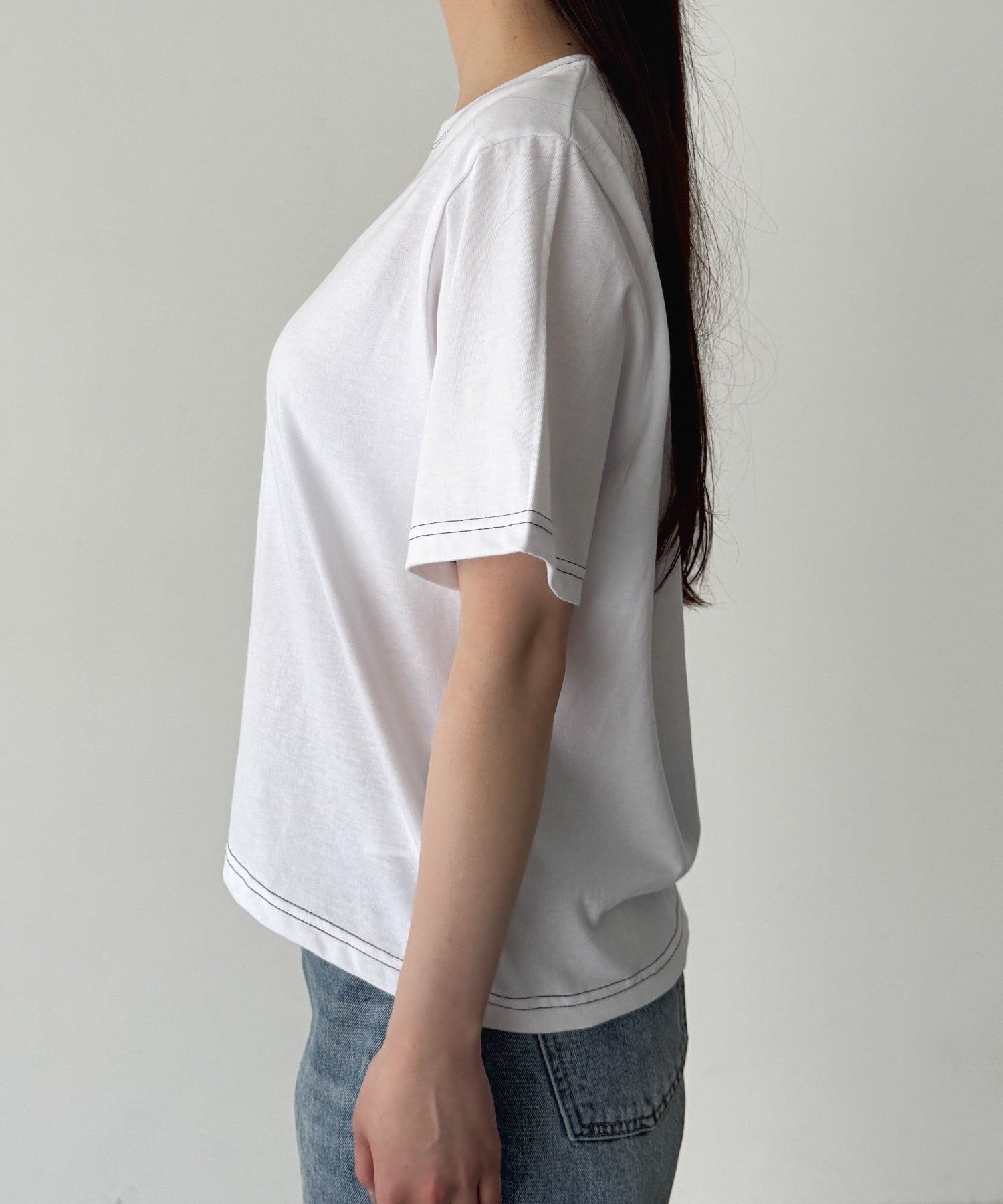 "SEE"ステッチTシャツ