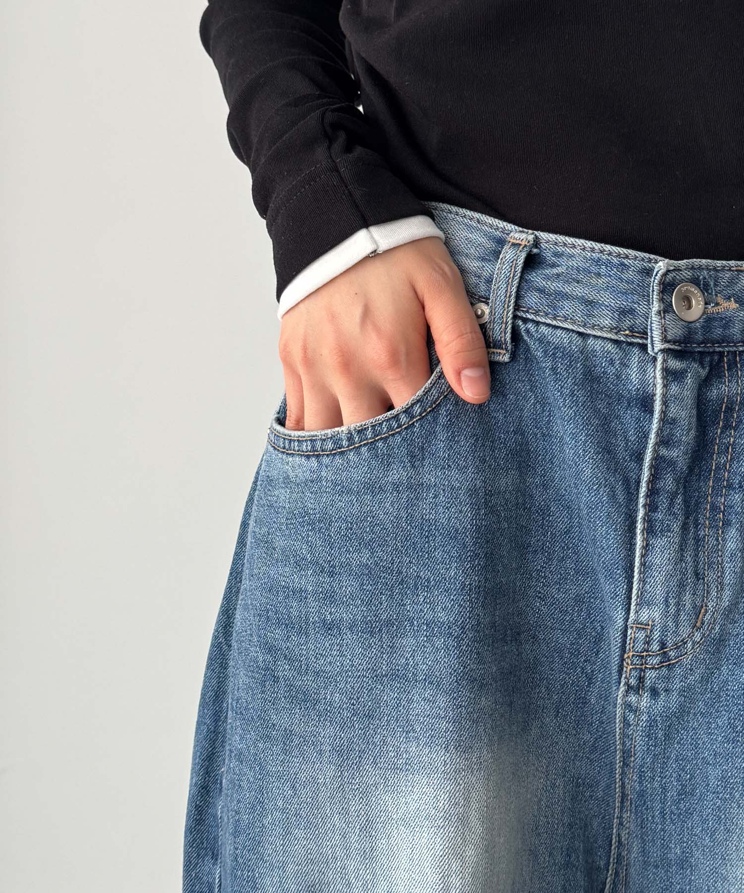 バックヨークデニムパンツ