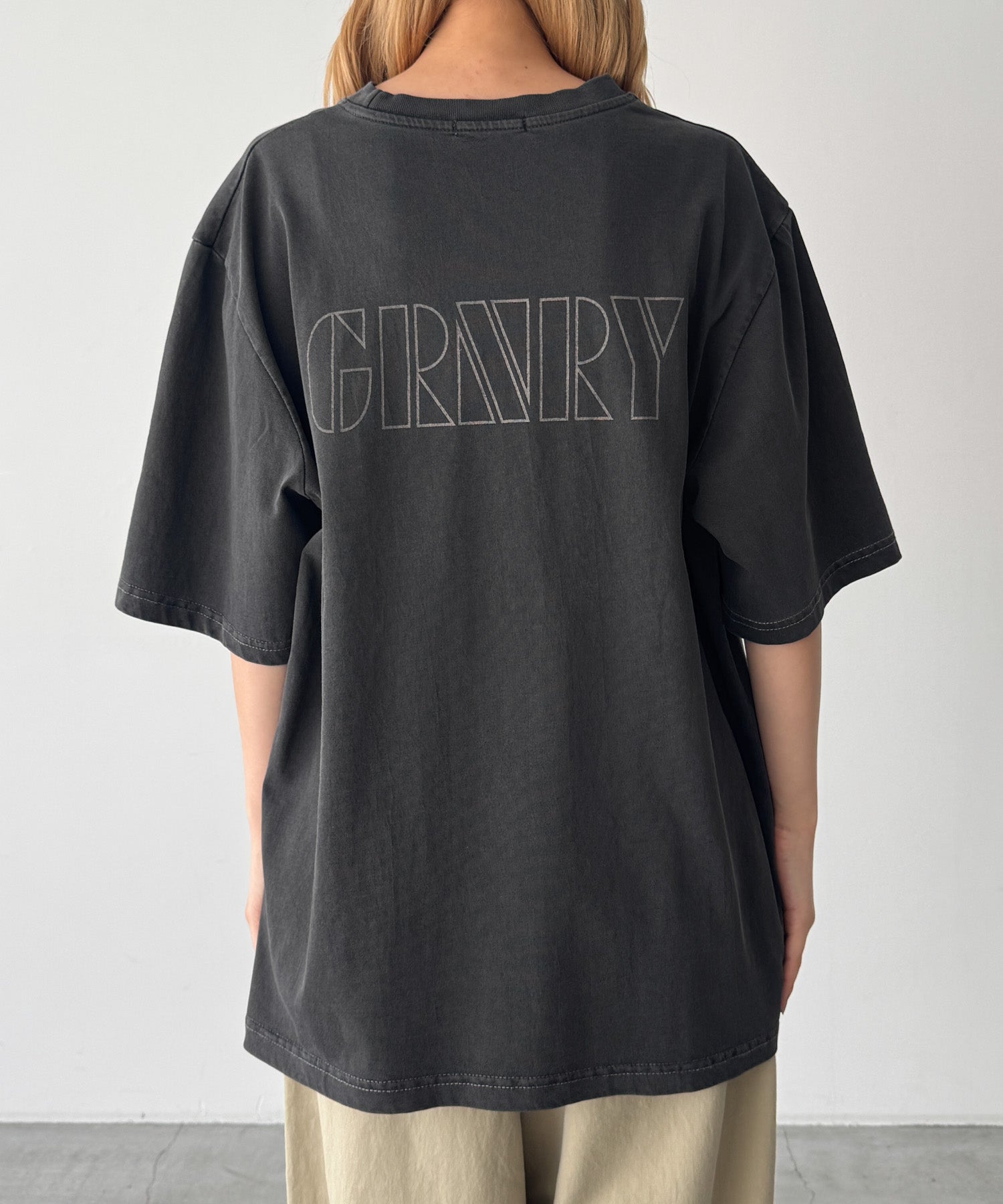 "GRNRY"Tシャツ