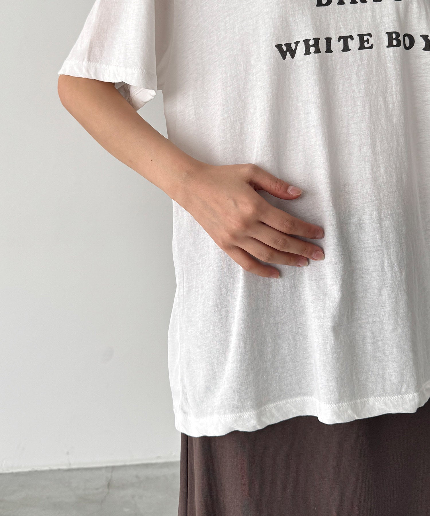 "DIRTY WHITE BOY"Tシャツ