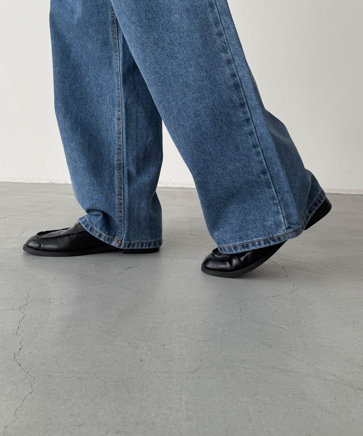 ボタンポケットデニムパンツ
