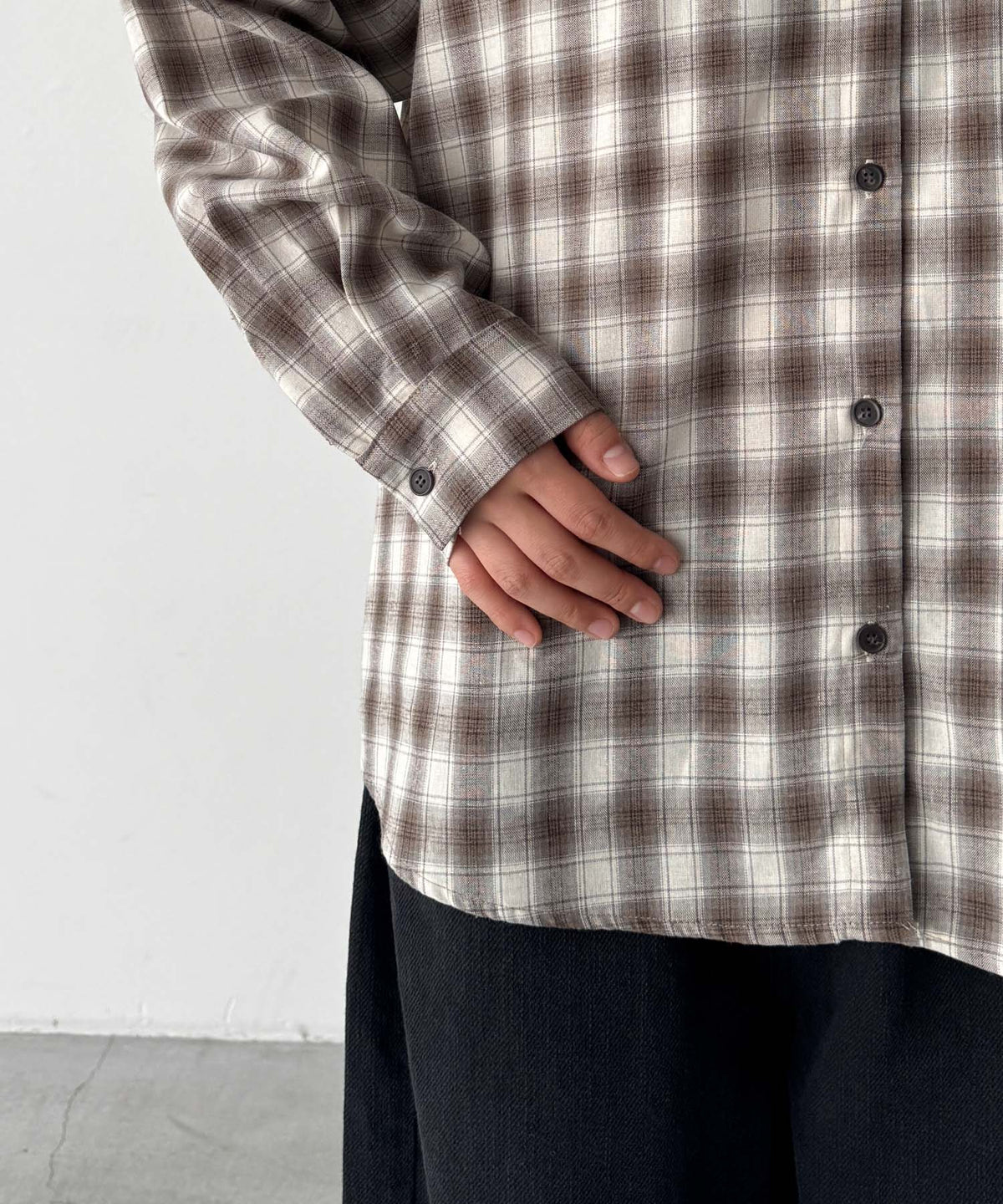 チェックシャツ