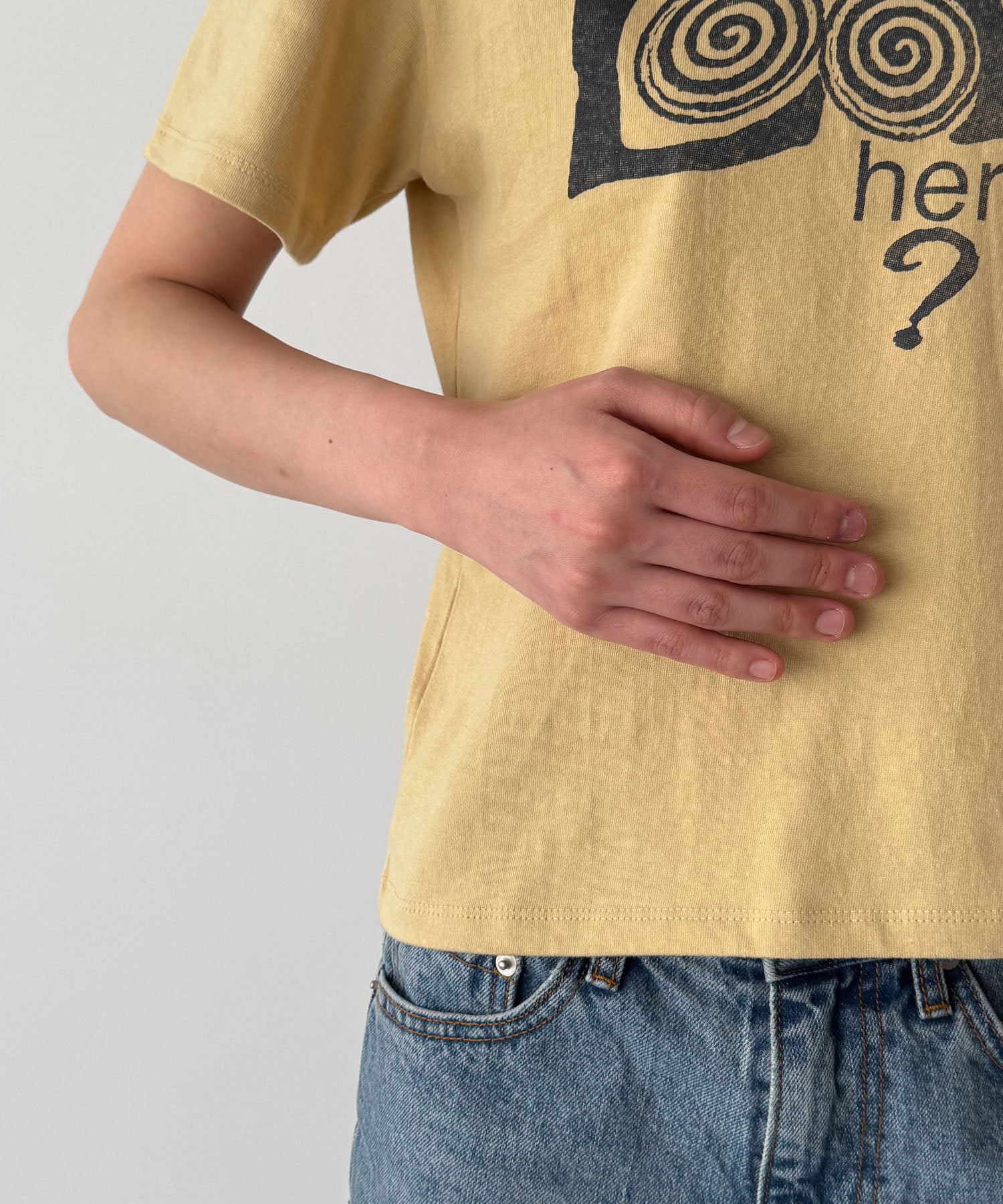 "Still LOOK here"Tシャツ