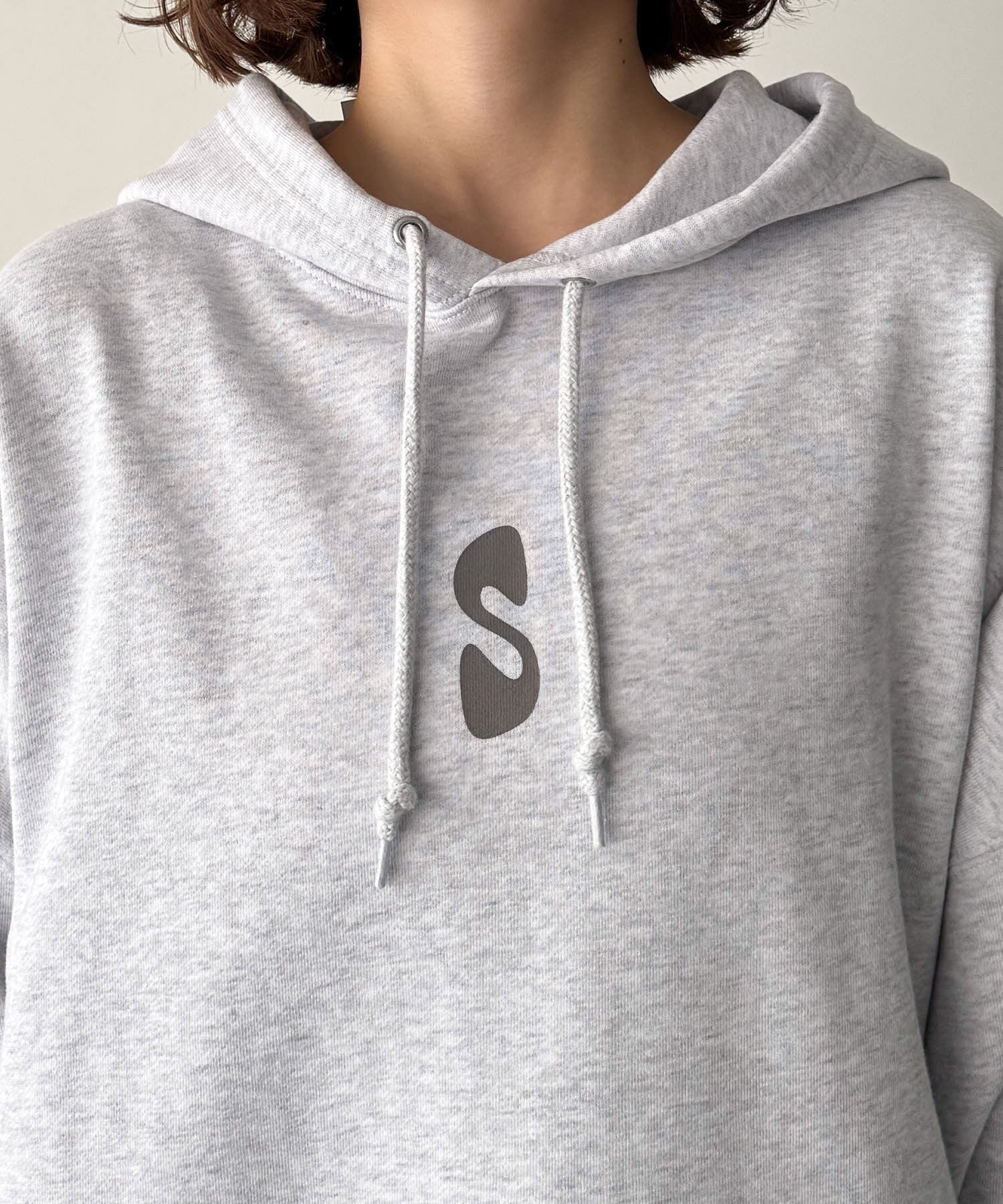 "S"パーカー 裏毛