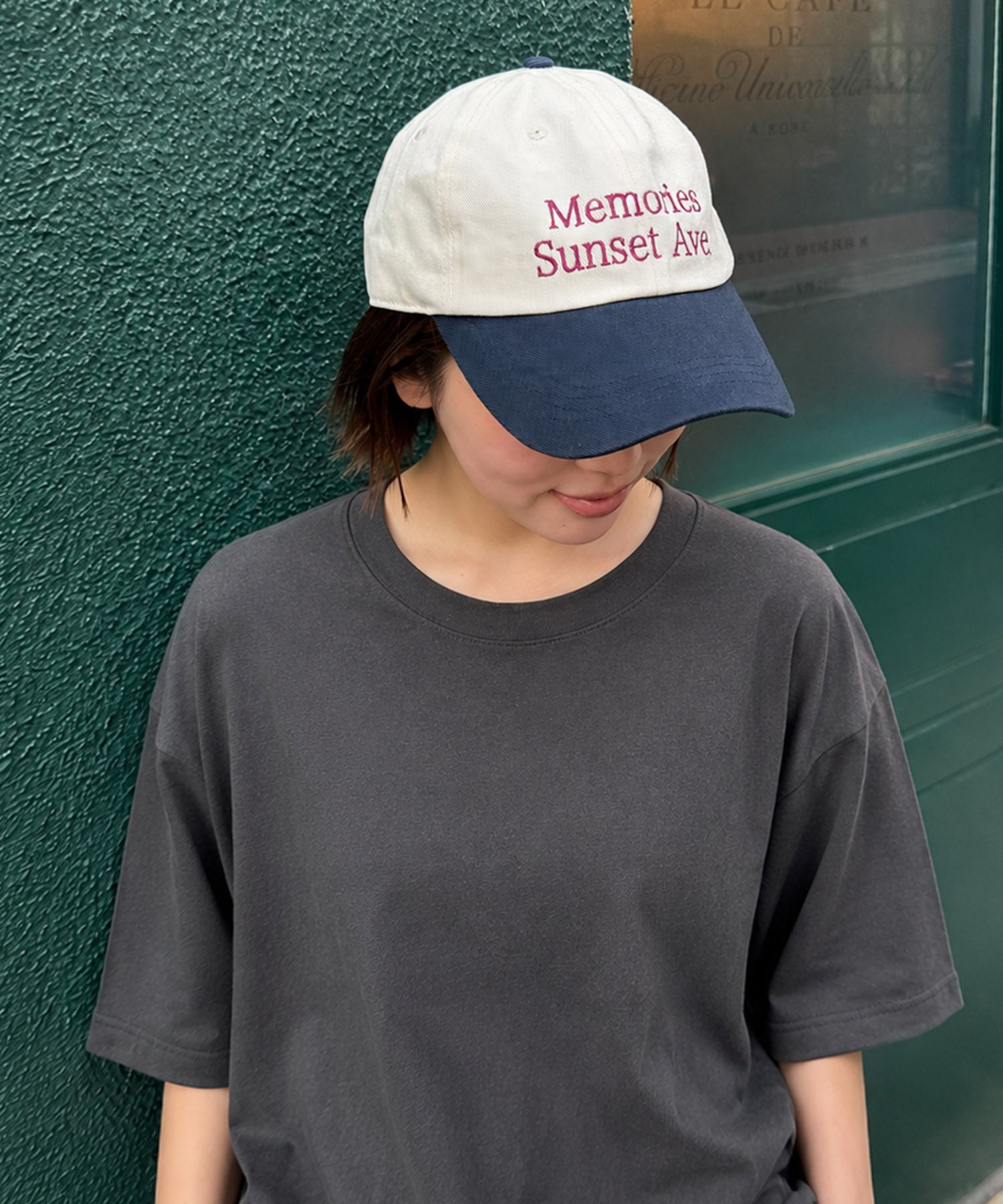 "Memories"ロゴCAP