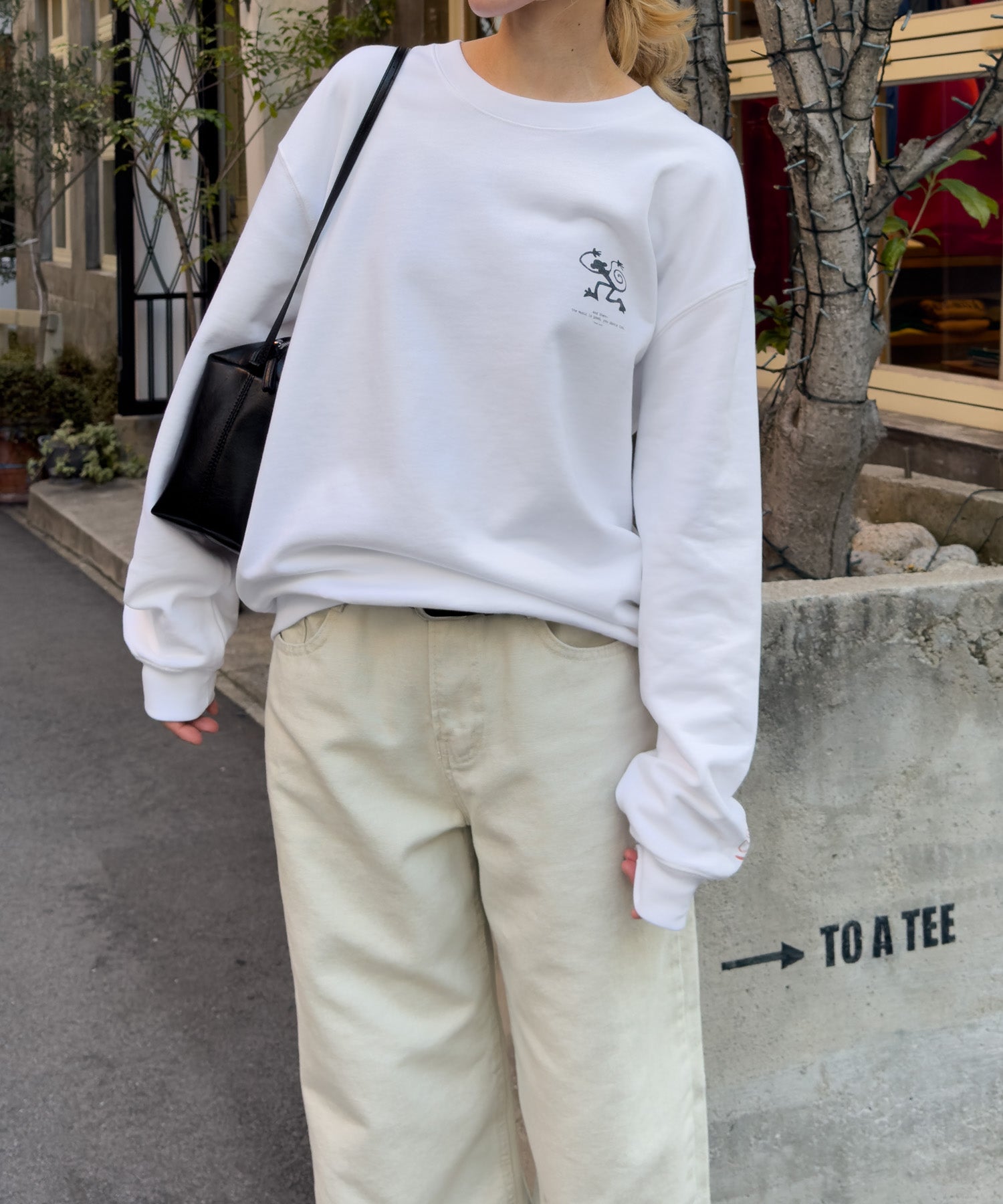 H158 B77 W57 H84(モデル着用サイズL)