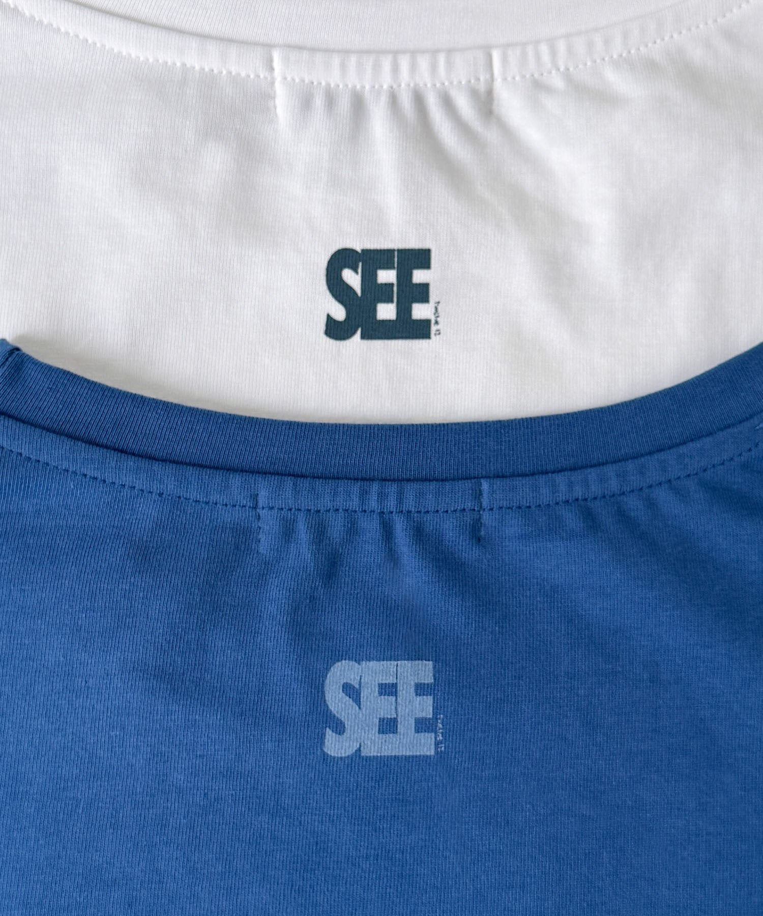 "SEE"Tシャツ