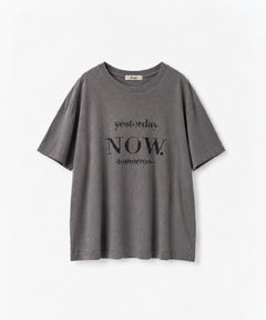 "NOW"Tシャツ