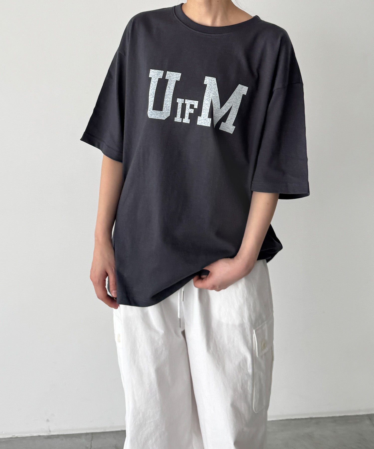 "U IF M"Tシャツ