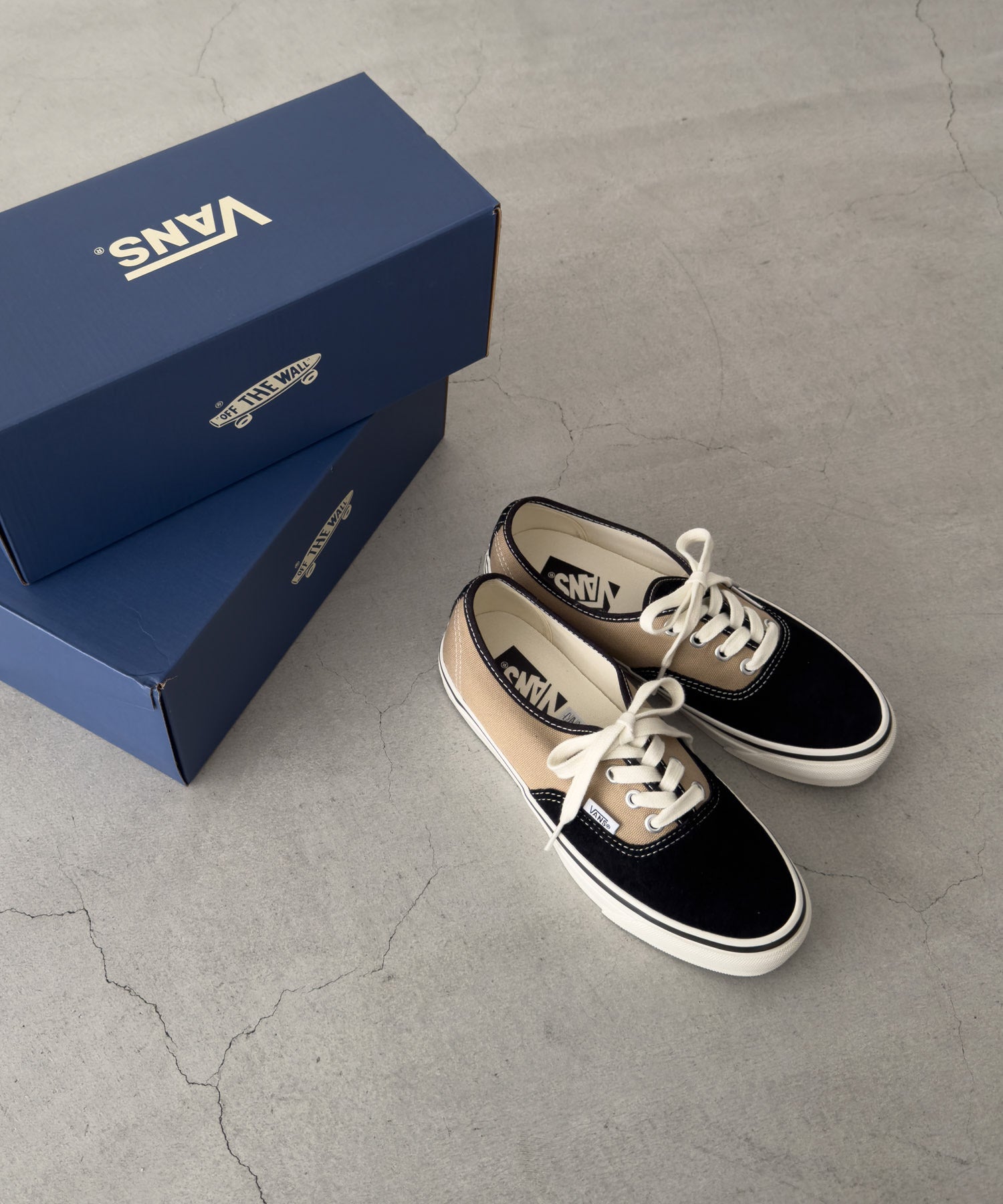 LX Authentic 44/VN000D9NGGT