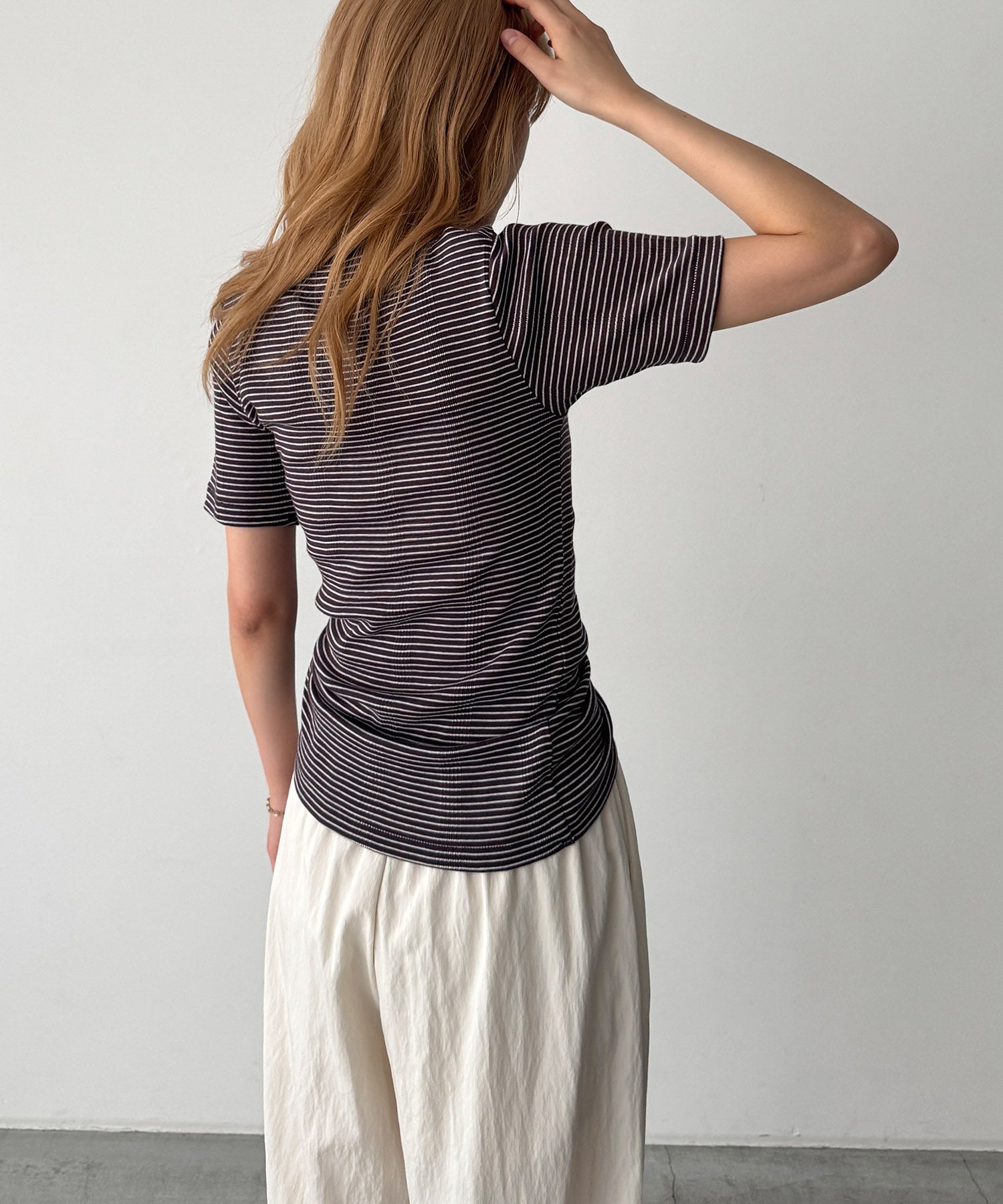 クルーネックTシャツ