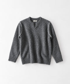 キーネックステッチニット
