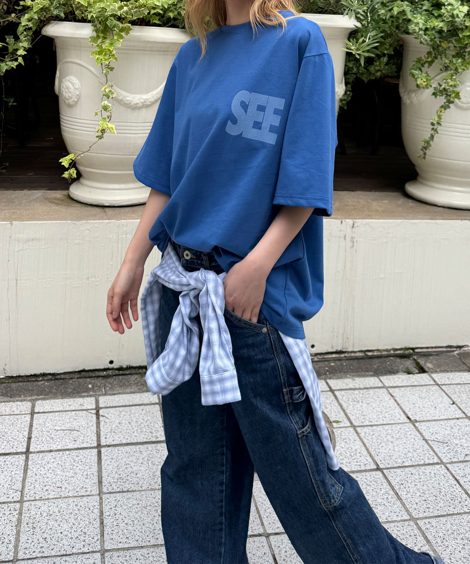 "SEE"Tシャツ