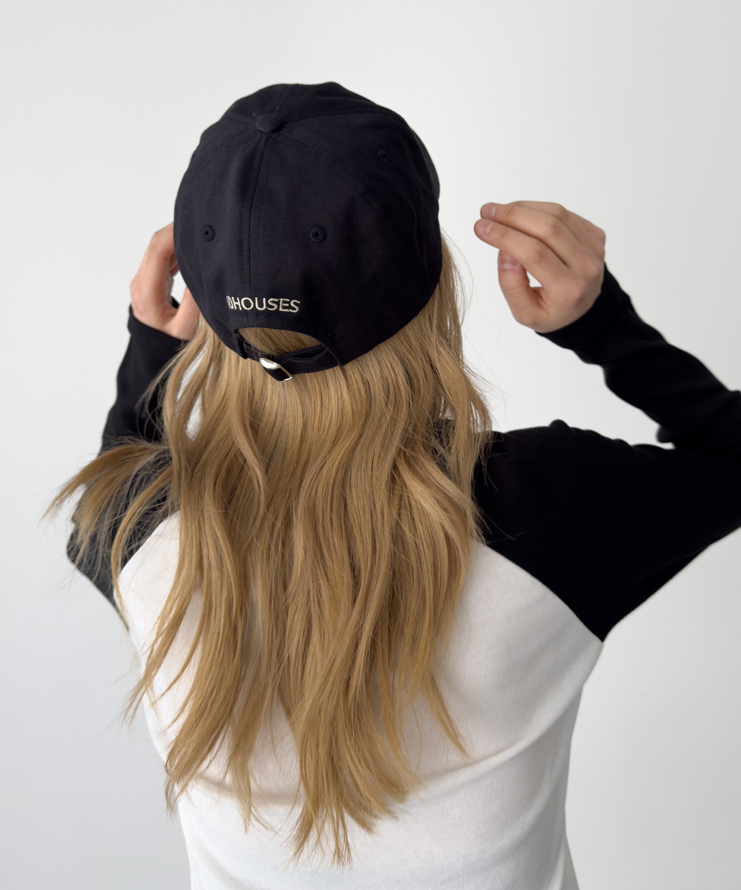 "HOUSE"刺繍CAP