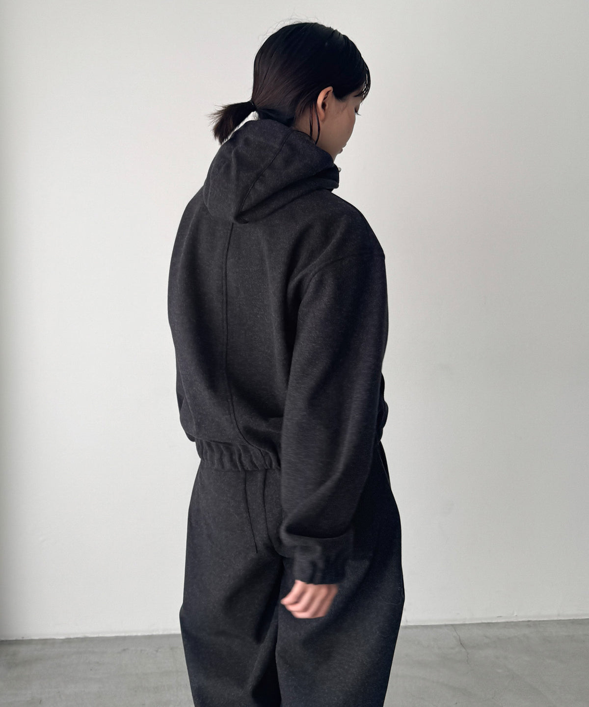 ストレッチウールハーフジップフーディー