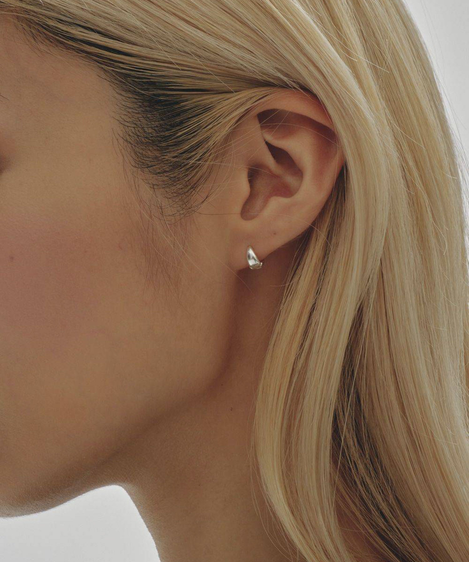 Petit Curvy Pierce