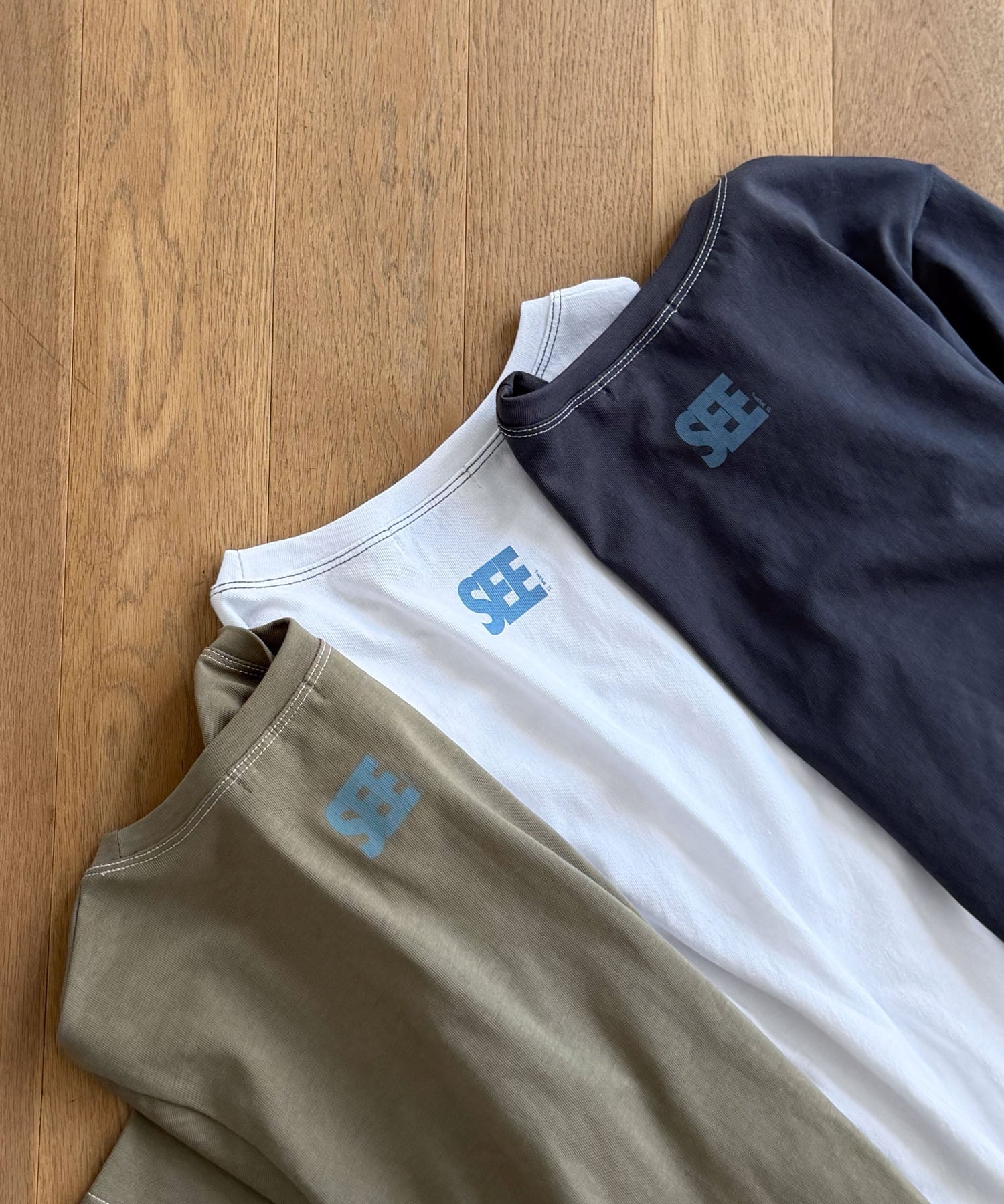 "SEE"ステッチTシャツ