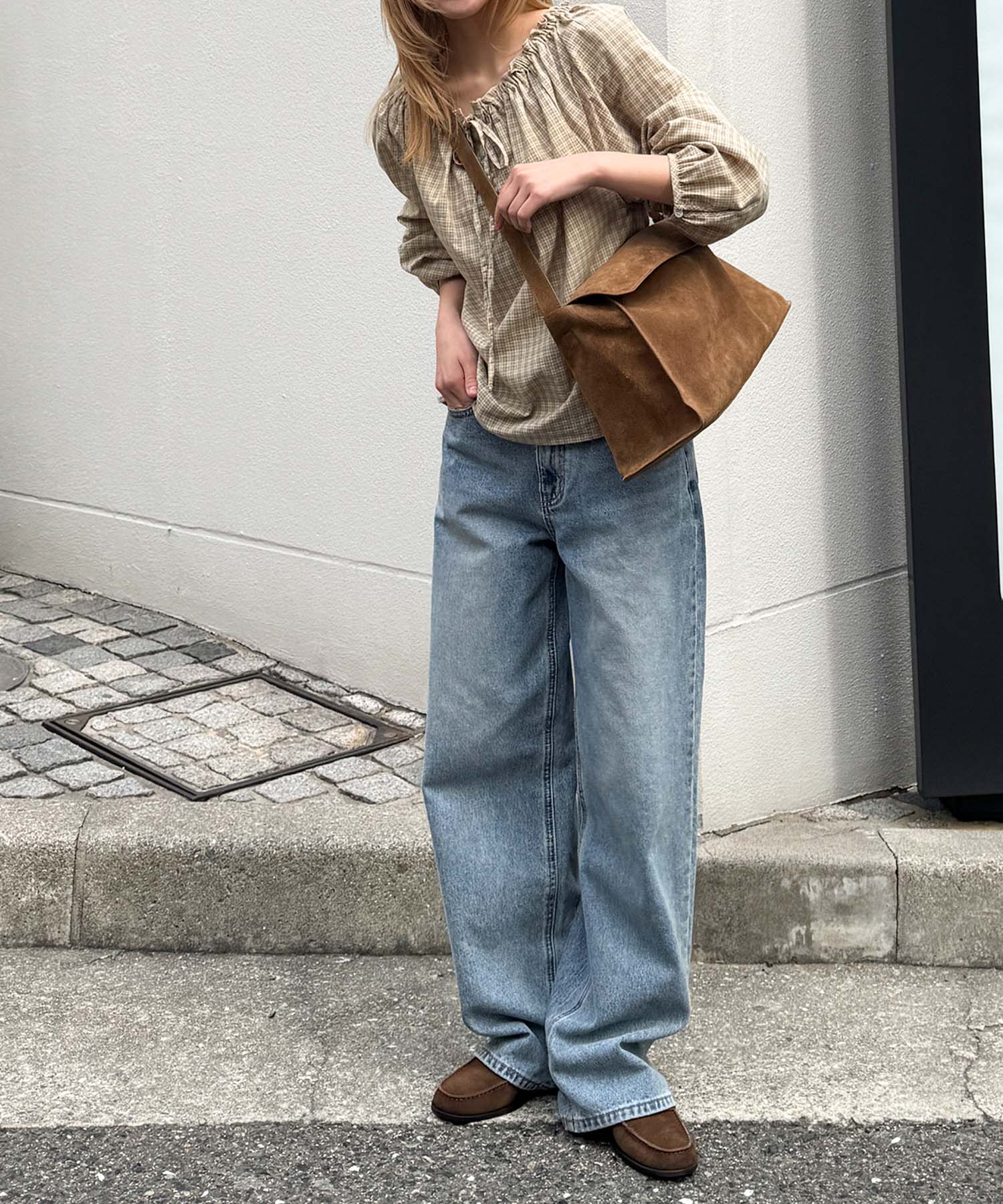 スウェードフラップショルダーバッグ