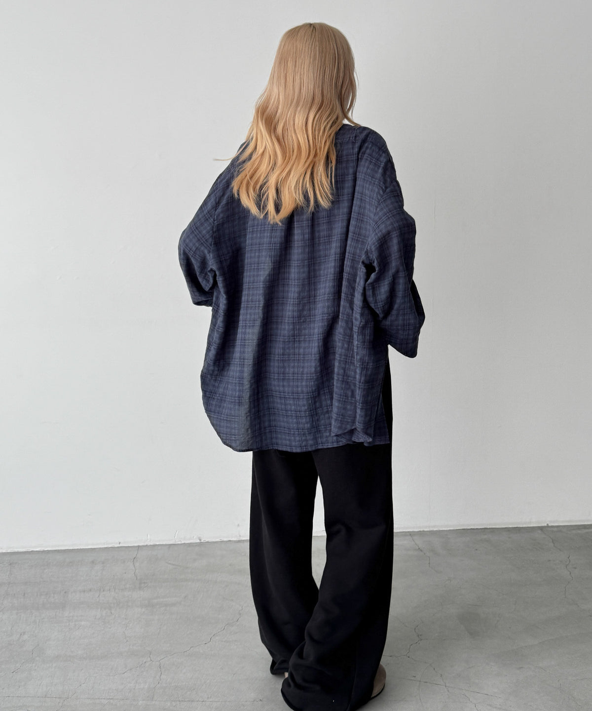 ダークチェックロングシャツ