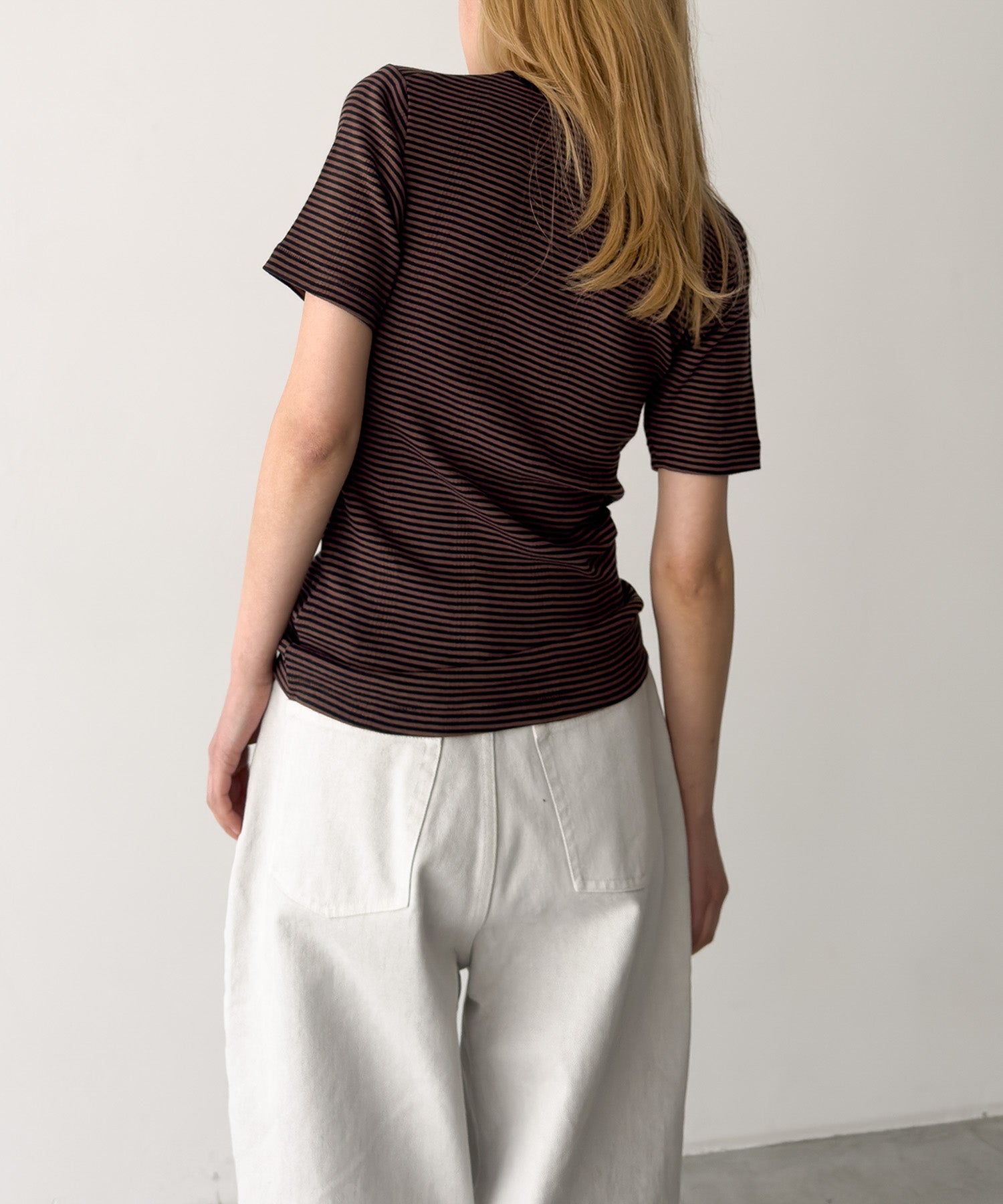 クルーネックTシャツ