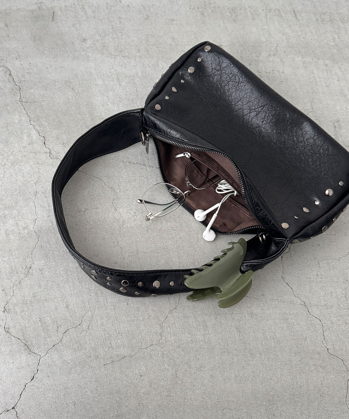 スタッズショルダーBAG