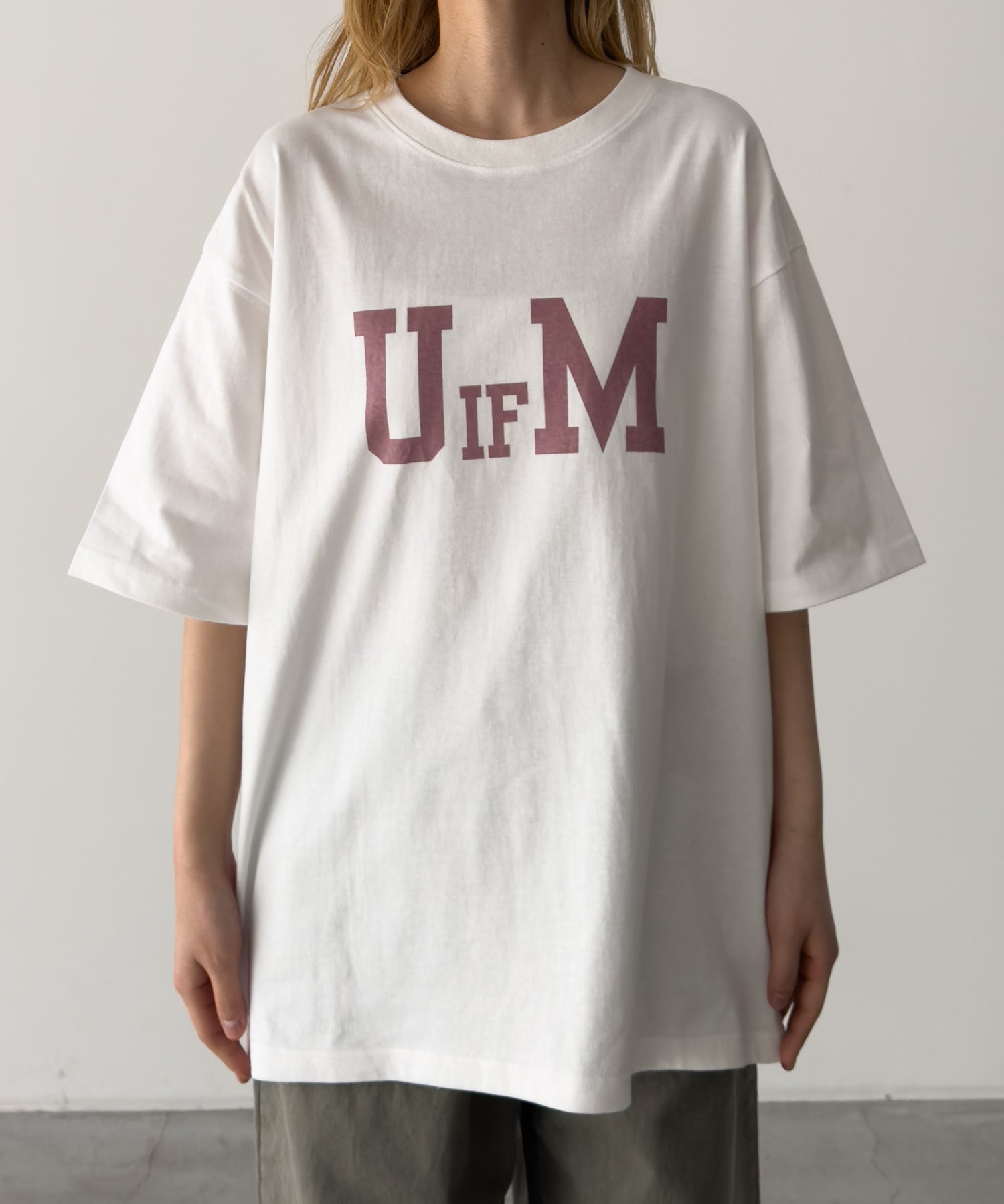 "U IF M"Tシャツ