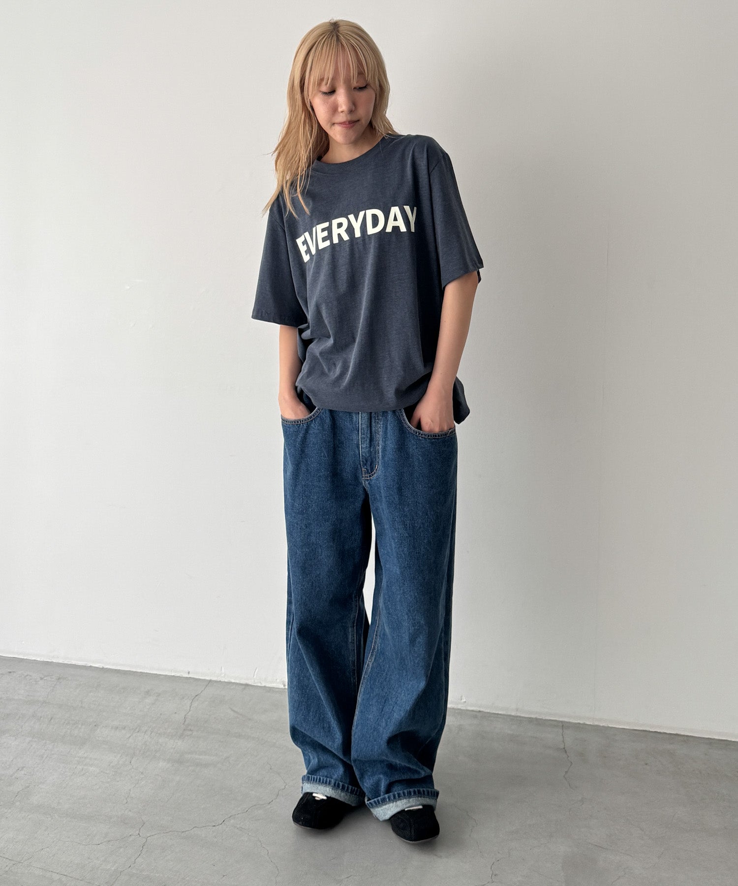 "EVERYDAY"Tシャツ
