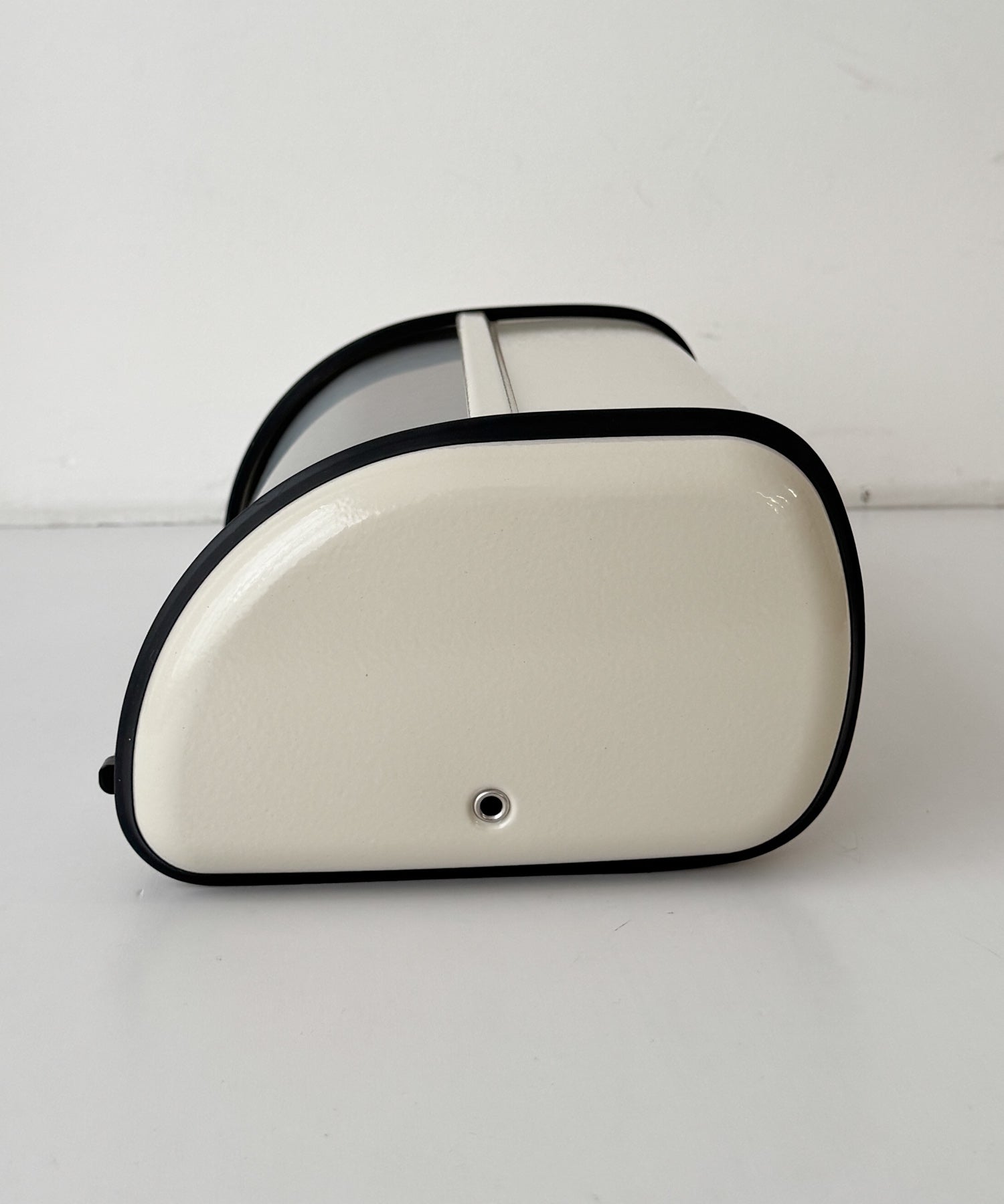 Roll-top stocker