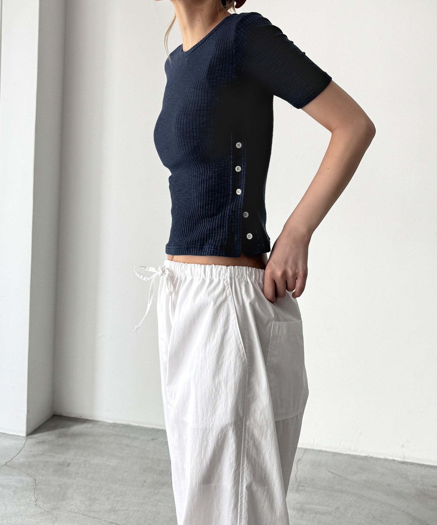 サイドボタンリブTシャツ