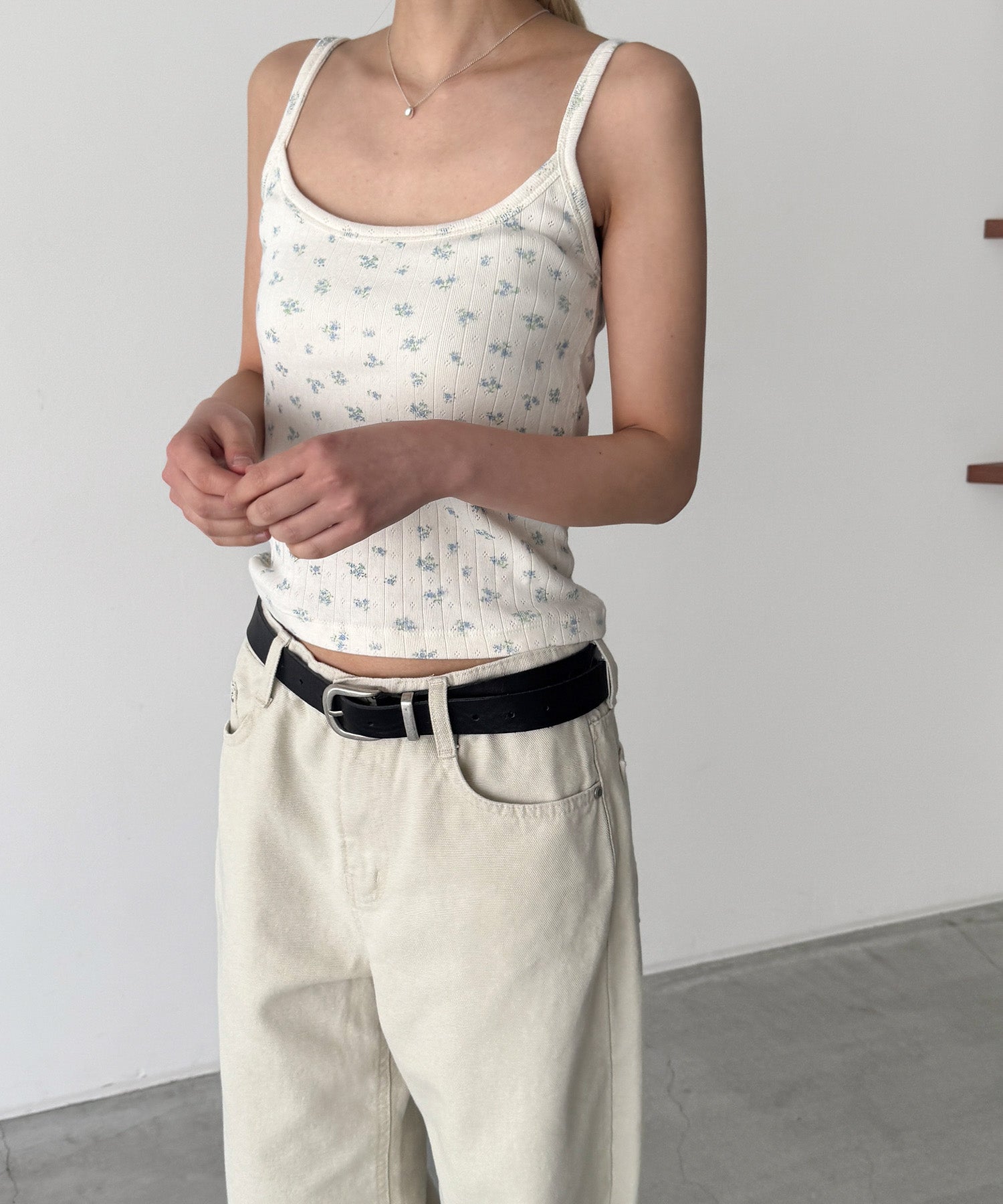 小花アイレットキャミソール