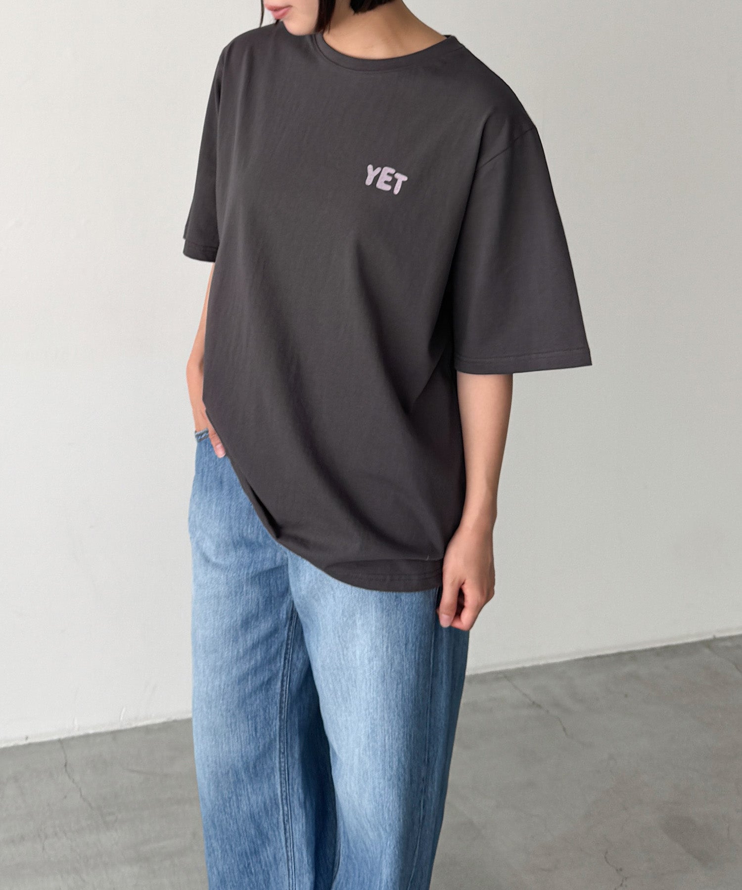 "YET"Tシャツ