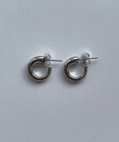 シンプルフープピアス