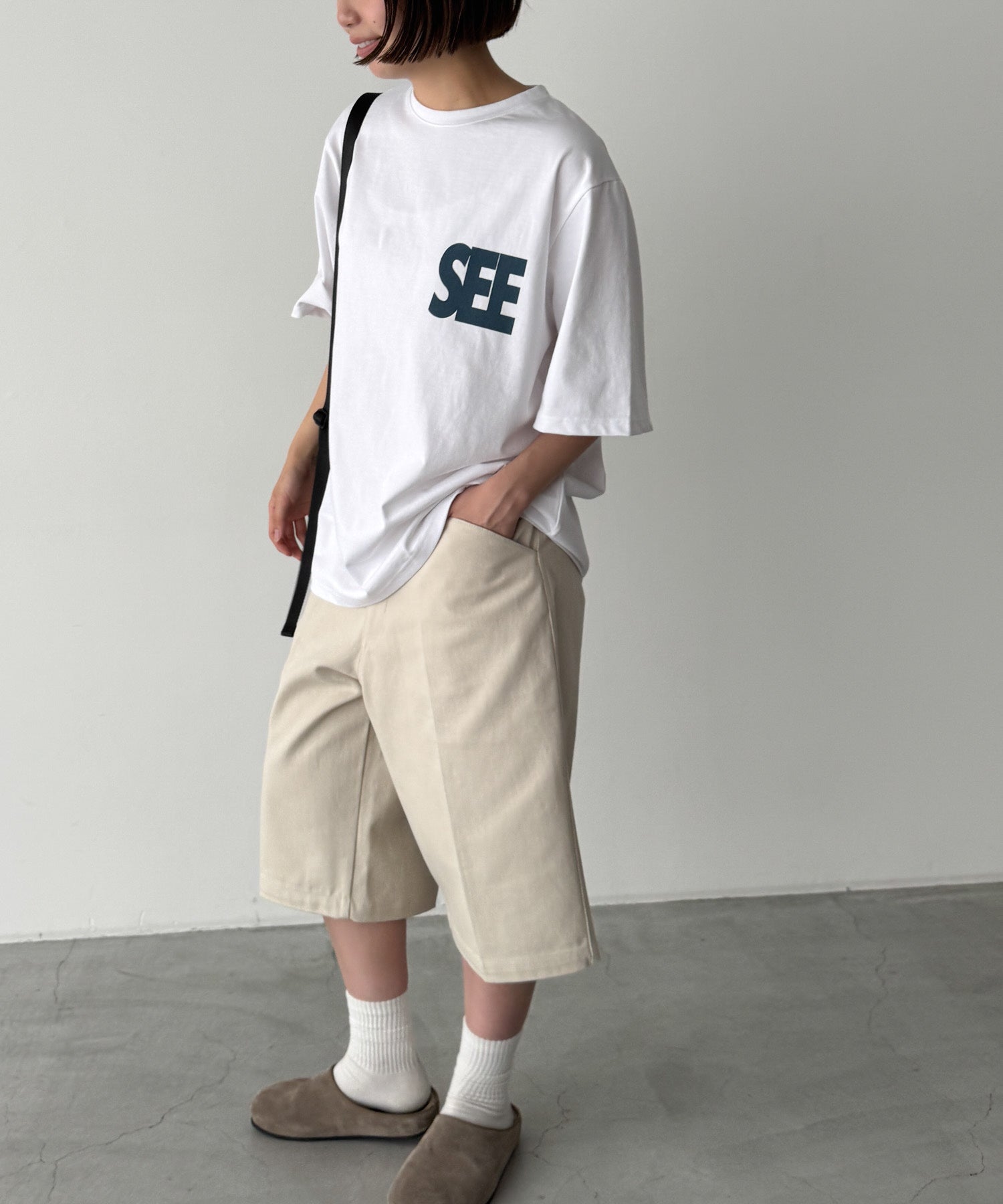 "SEE"Tシャツ
