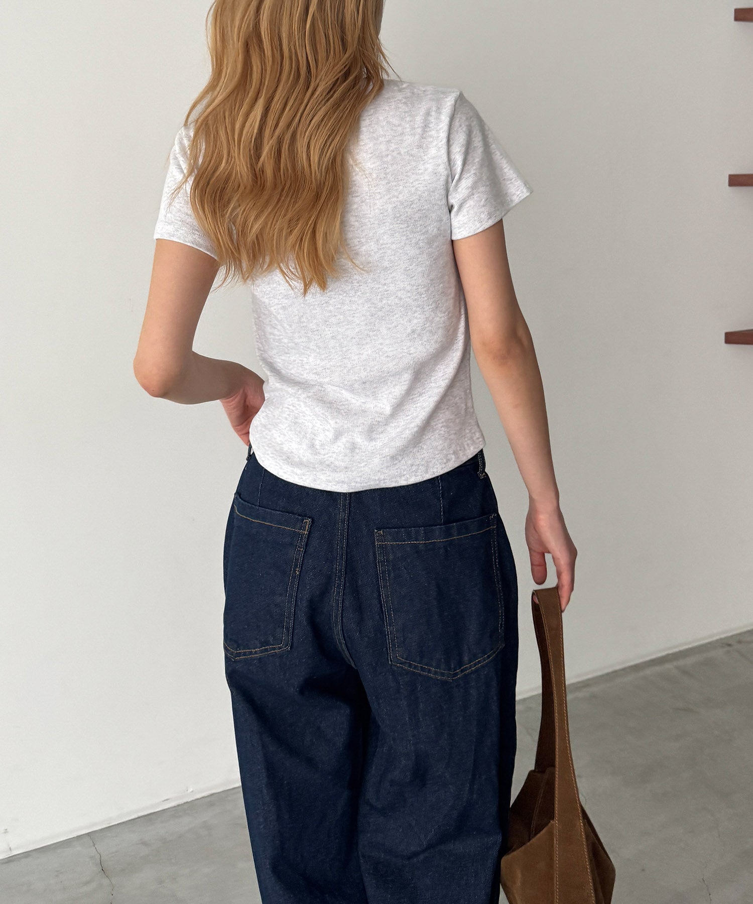 BASICコンパクトTシャツ