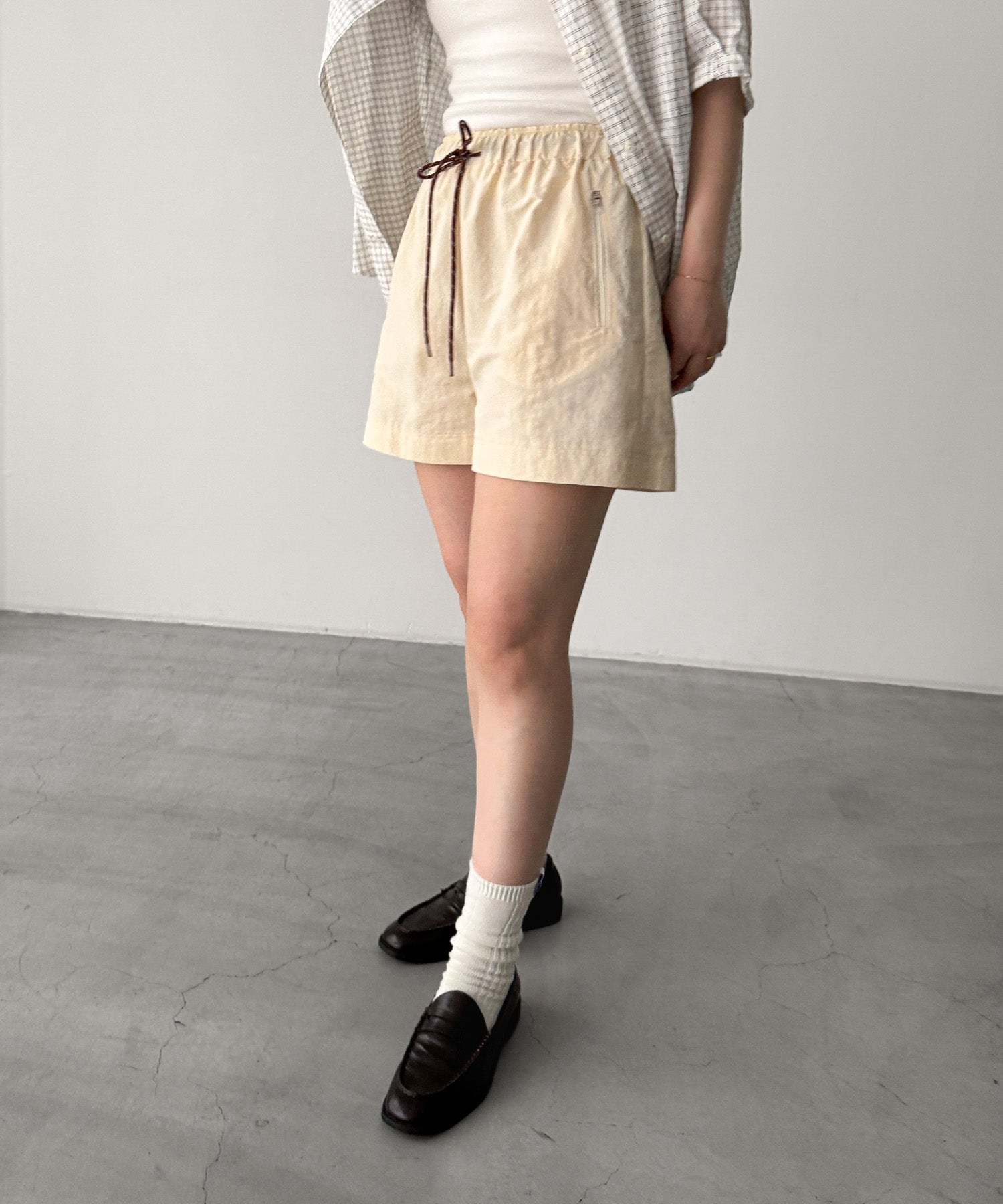ドローストリングナイロンショートパンツ