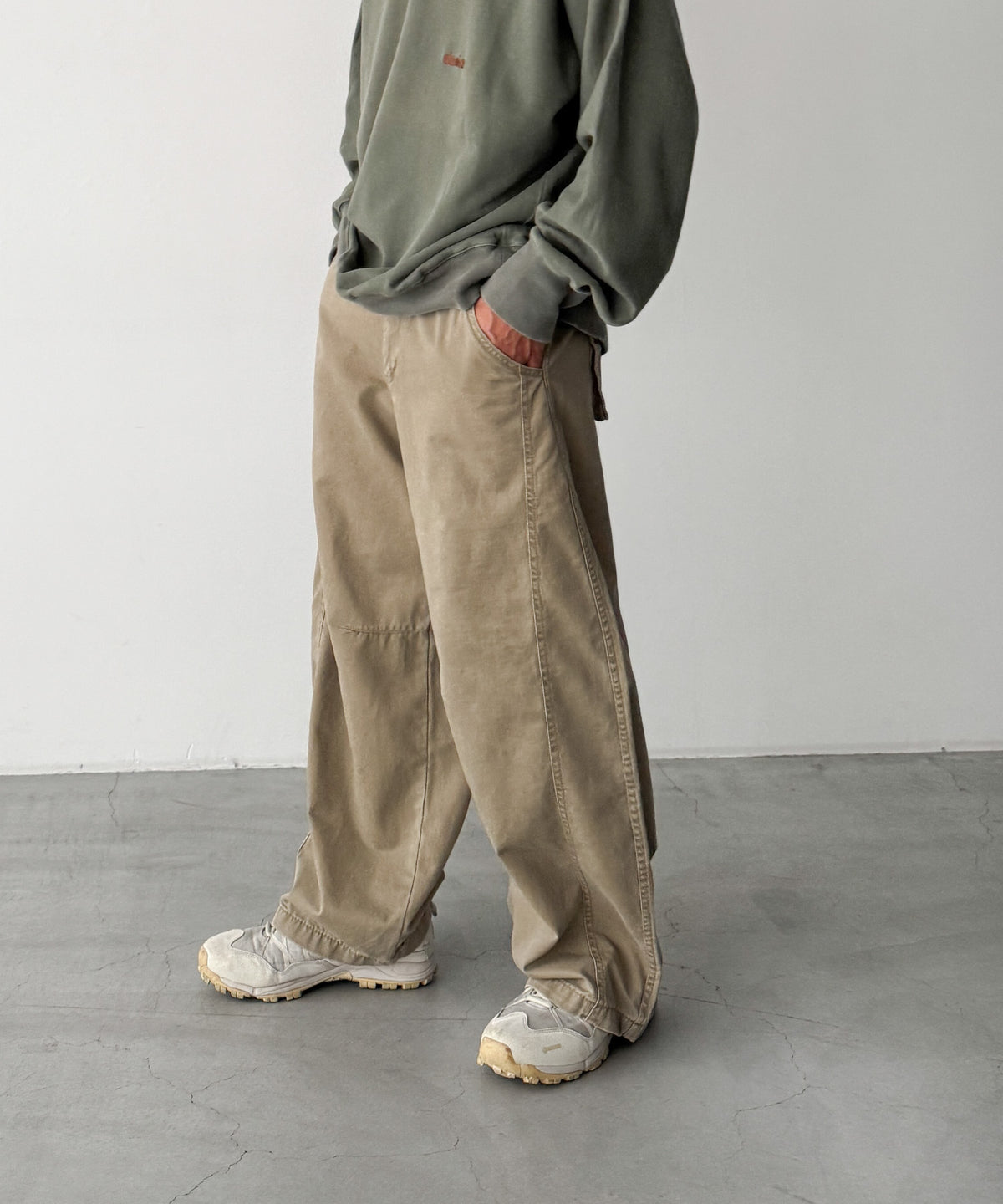 MEN'S：H170 B88 W72 H88(モデル着用サイズM)