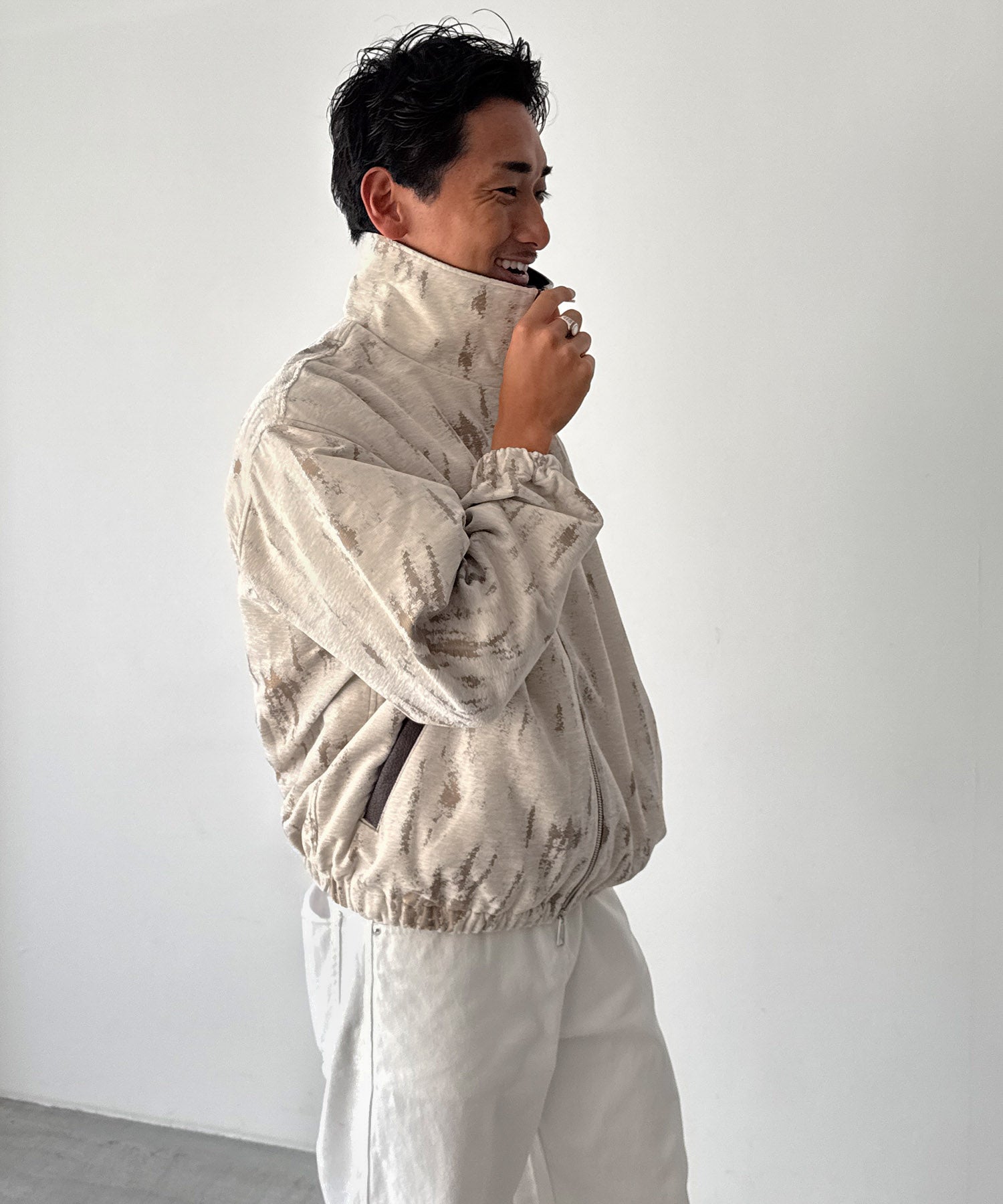 MEN'S：H170 B88 W72 H88(モデル着用サイズS)