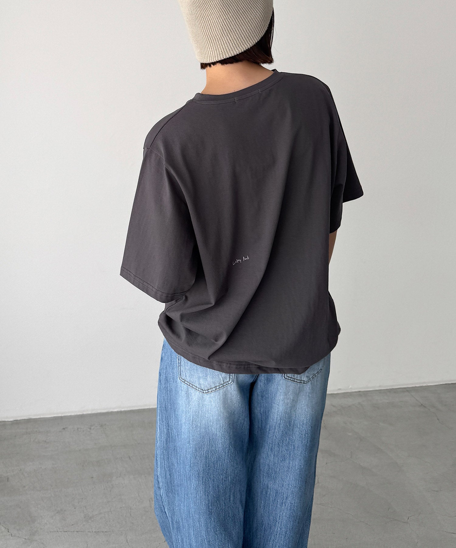 "YET"Tシャツ