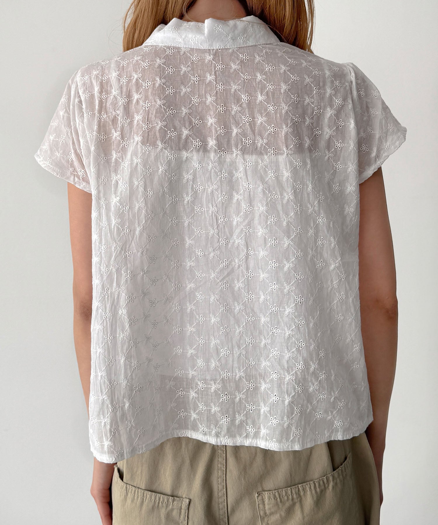 レース刺繍シャツ