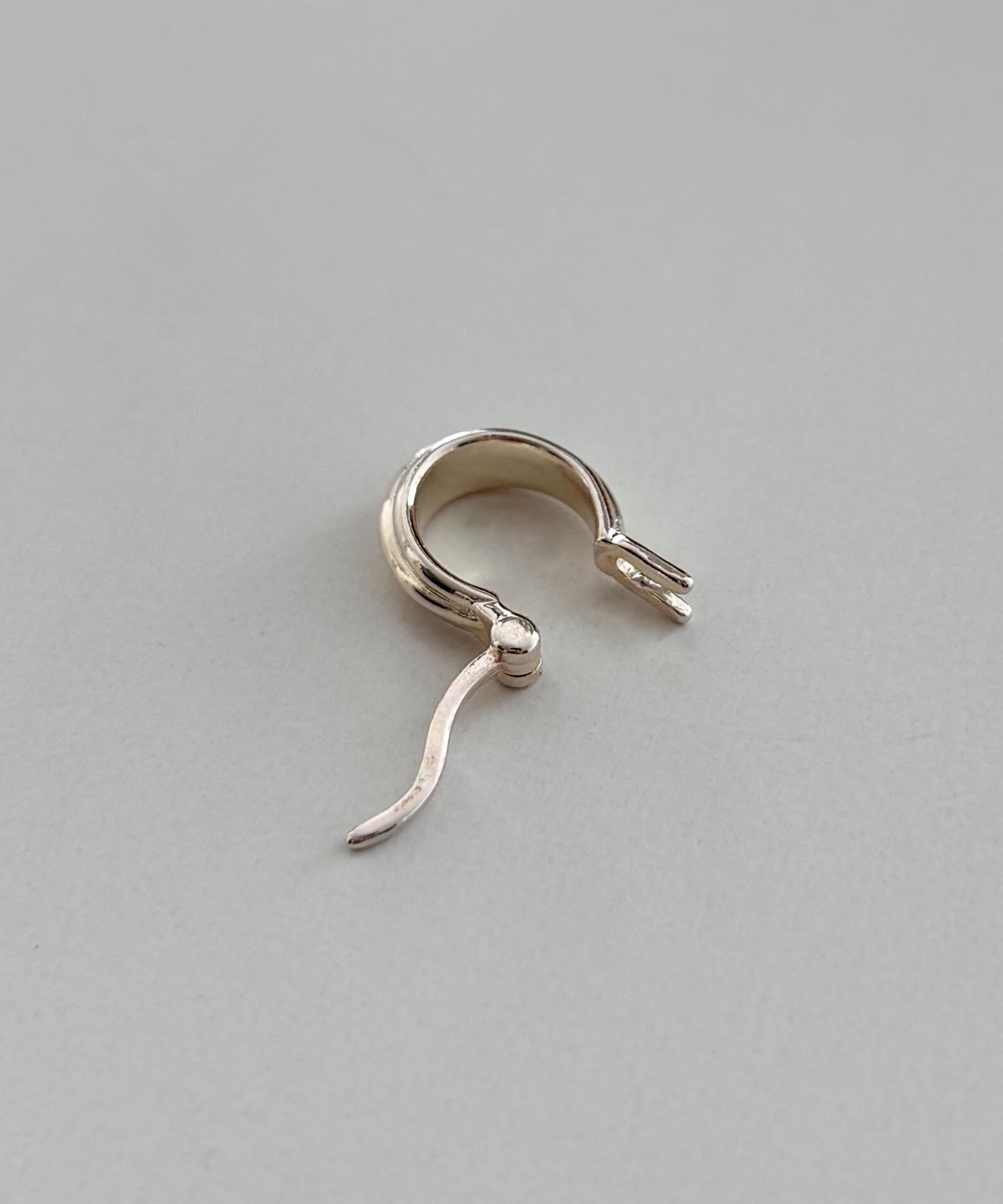Arcフープピアス