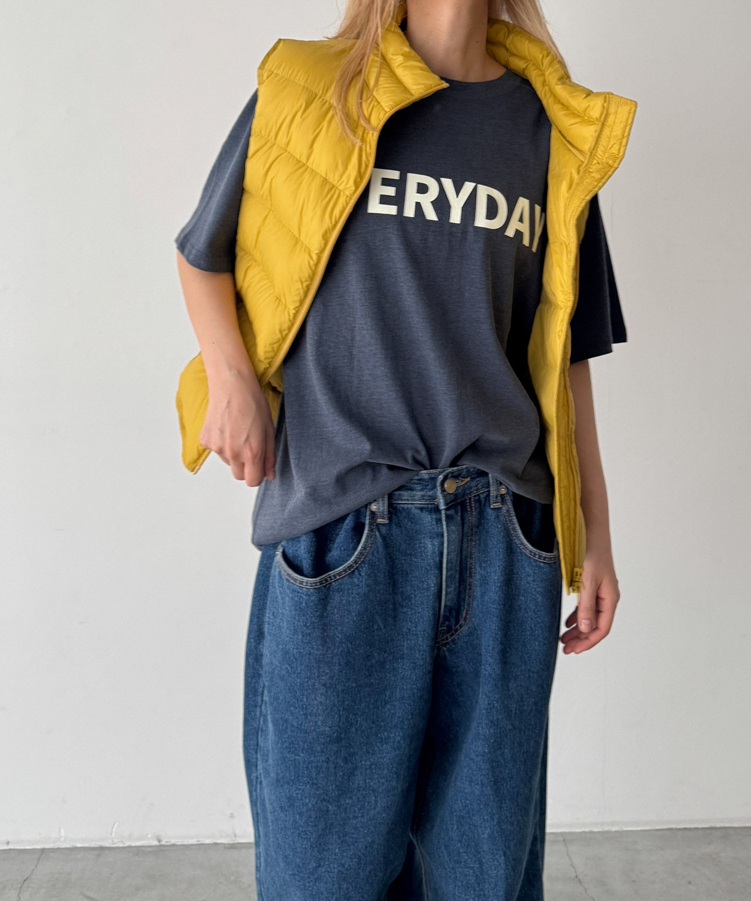 "EVERYDAY"Tシャツ