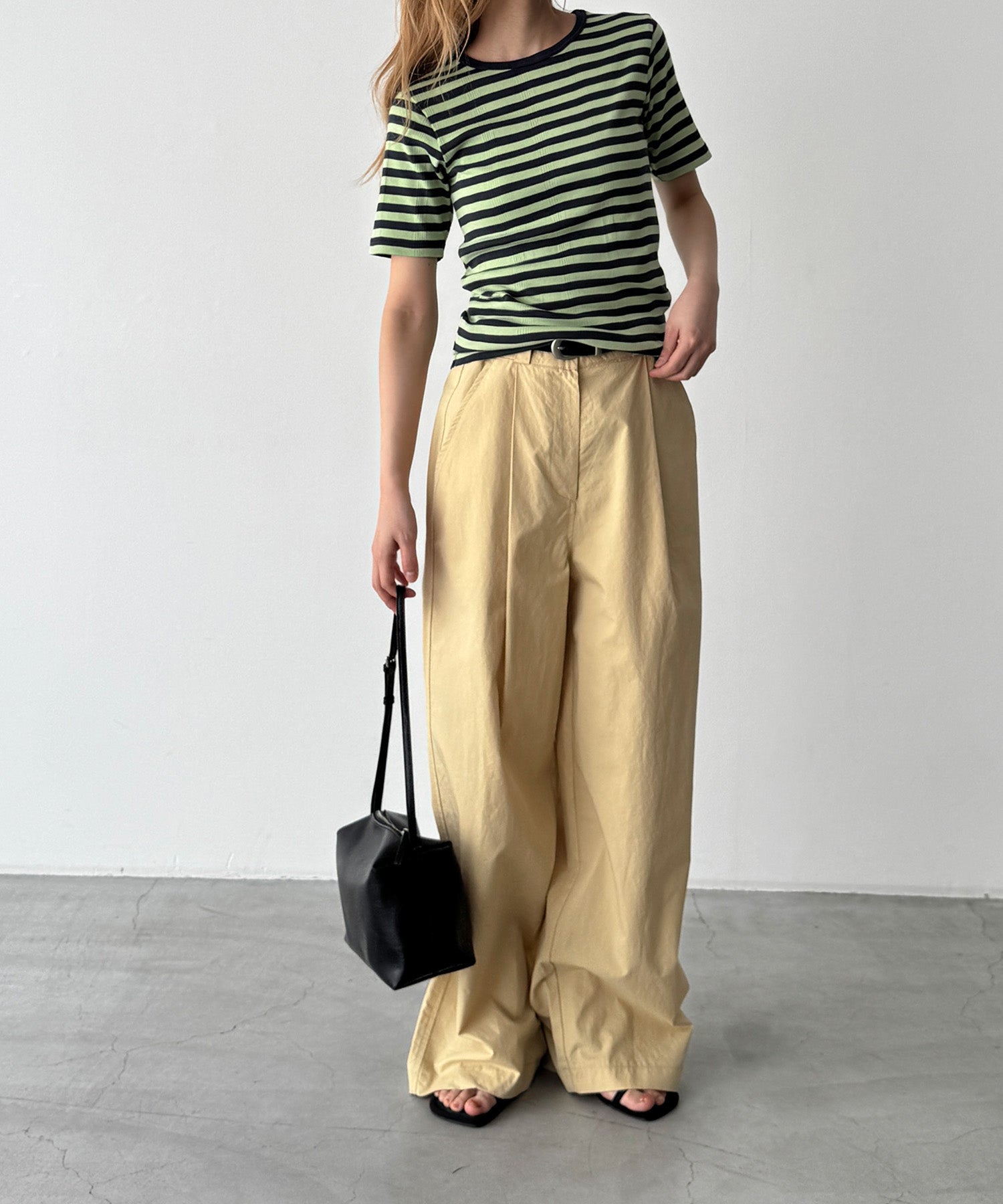 クルーネックTシャツ