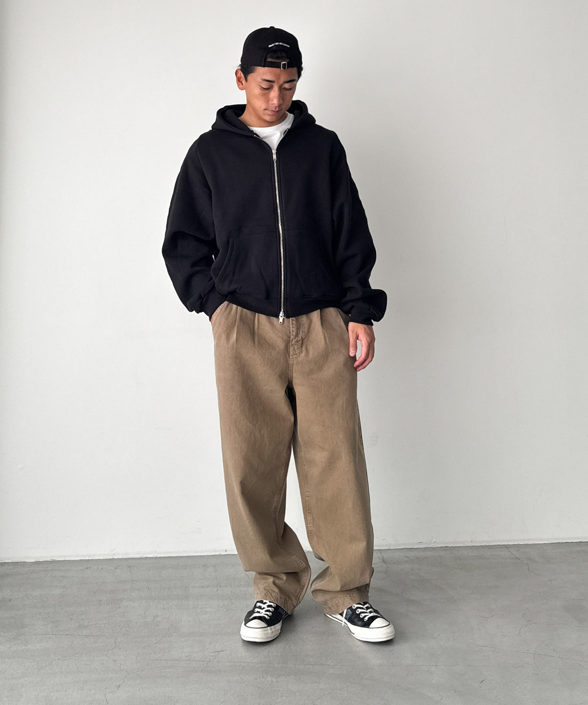 MEN'S：H170 B88 W72 H88(モデル着用サイズM)