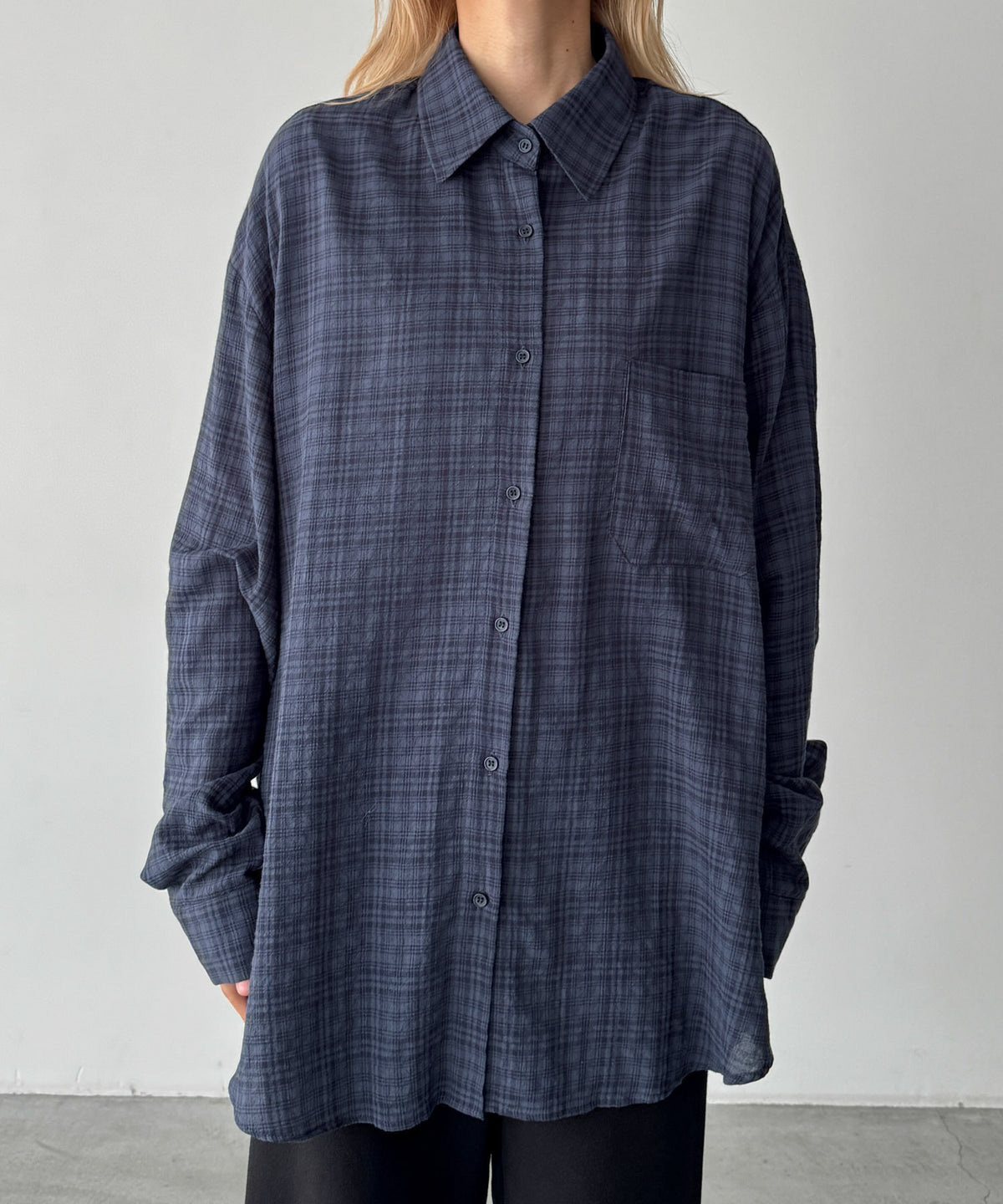 ダークチェックロングシャツ