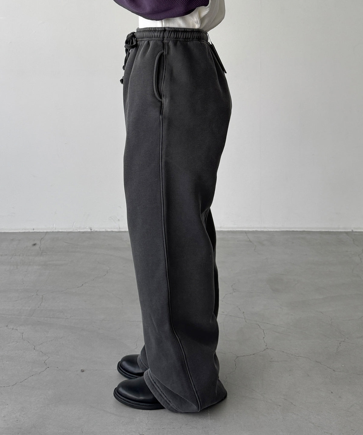 ピグメントスウェットパンツ