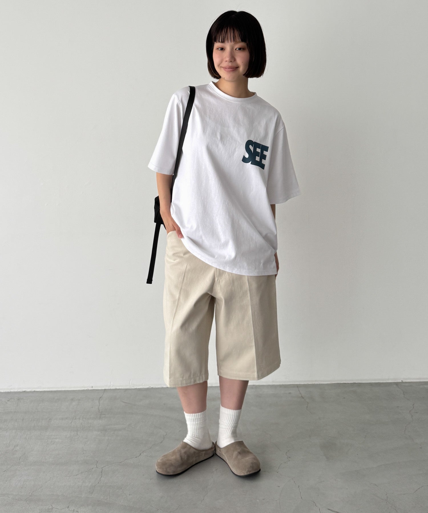 "SEE"Tシャツ