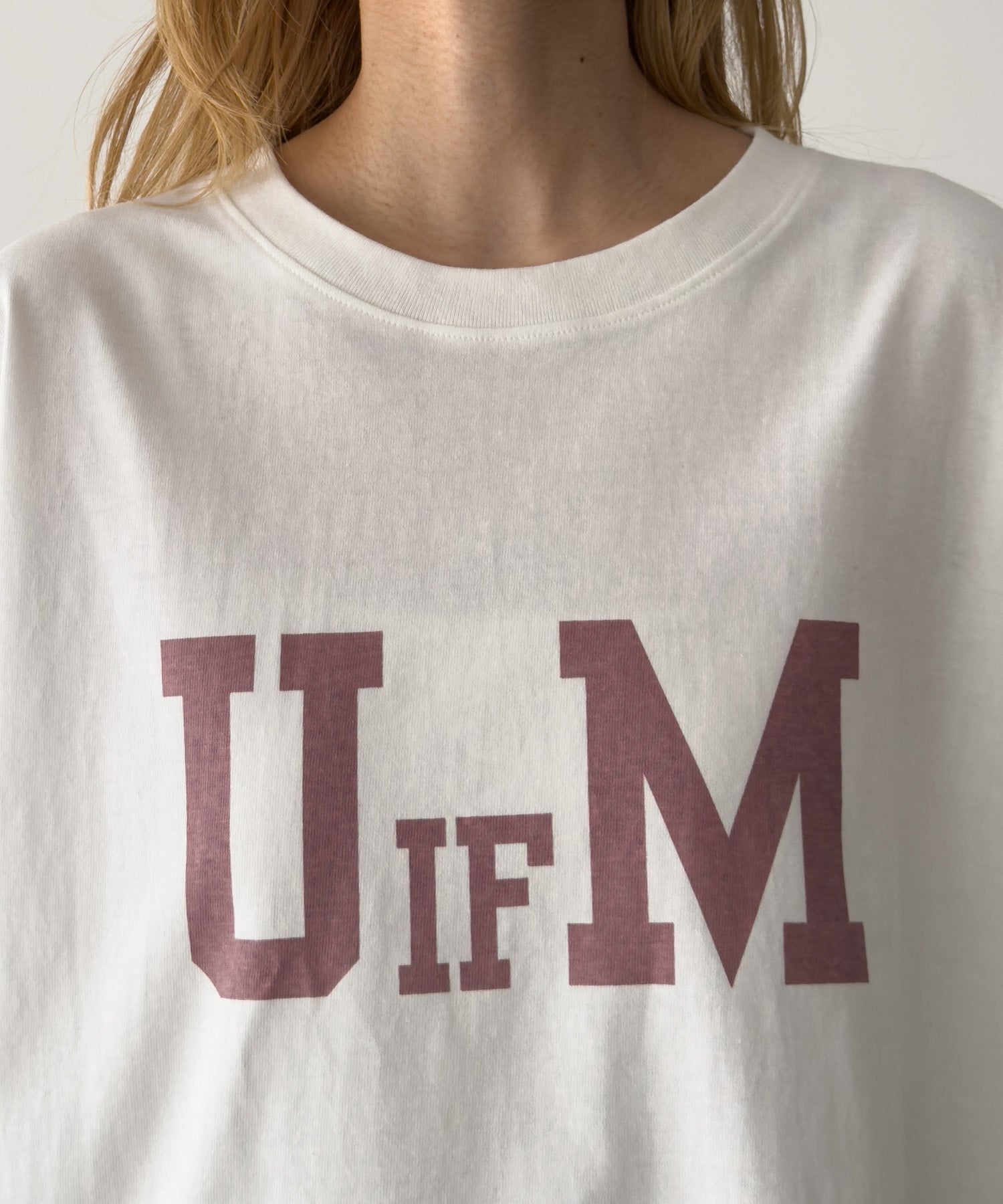 "U IF M"Tシャツ
